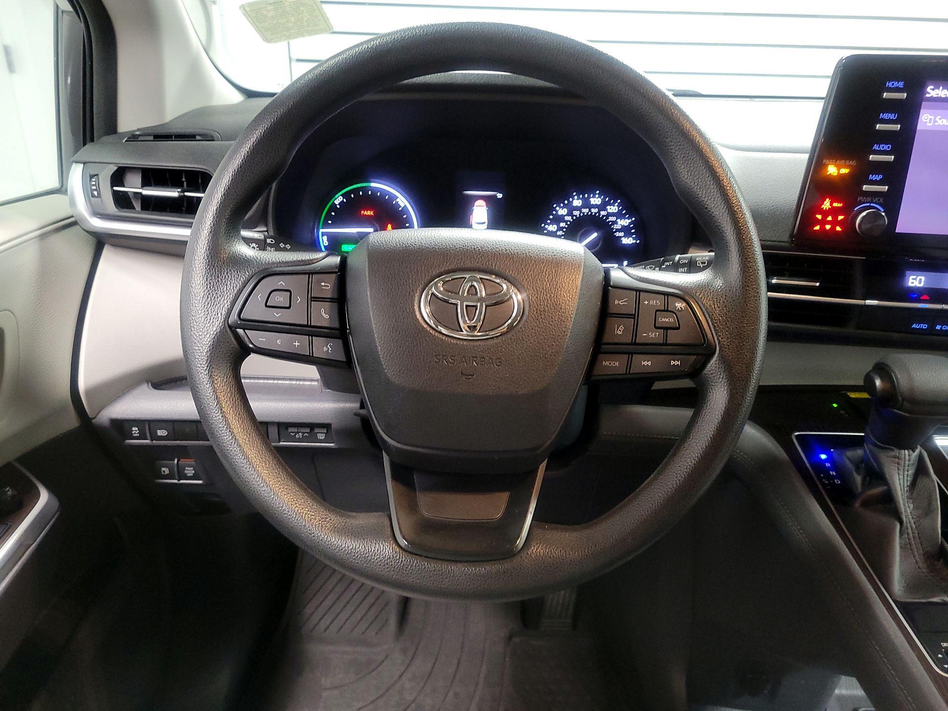 Thumbnail: 2023 Toyota Sienna - 10