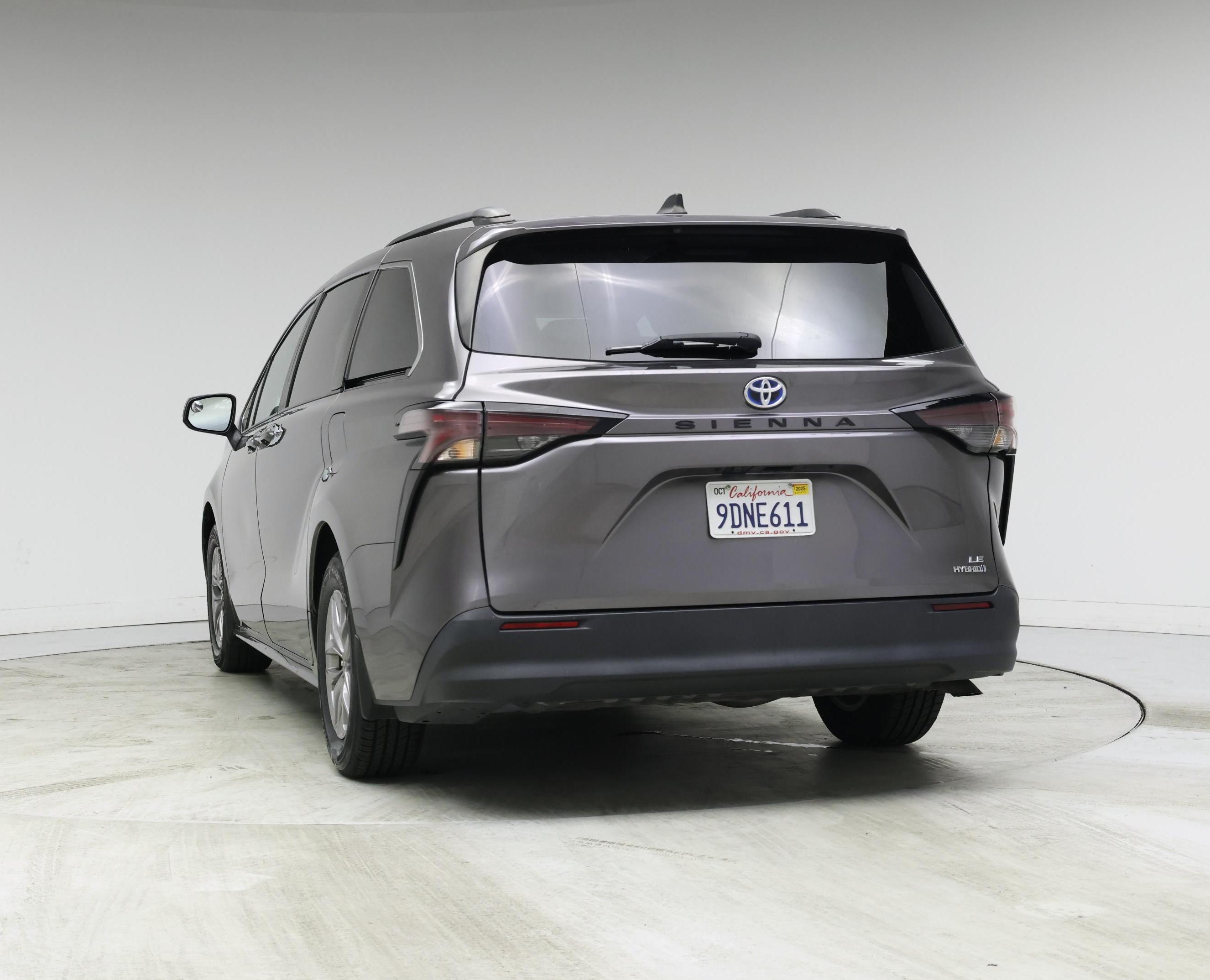 Thumbnail: 2023 Toyota Sienna - 6