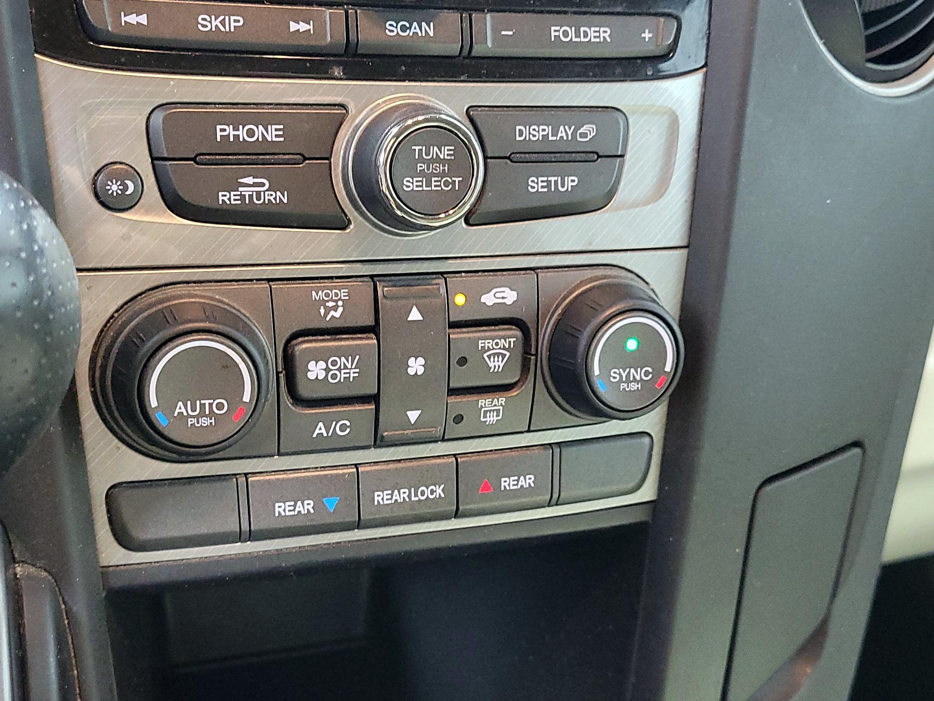 Thumbnail: 2015 Honda Pilot - 15