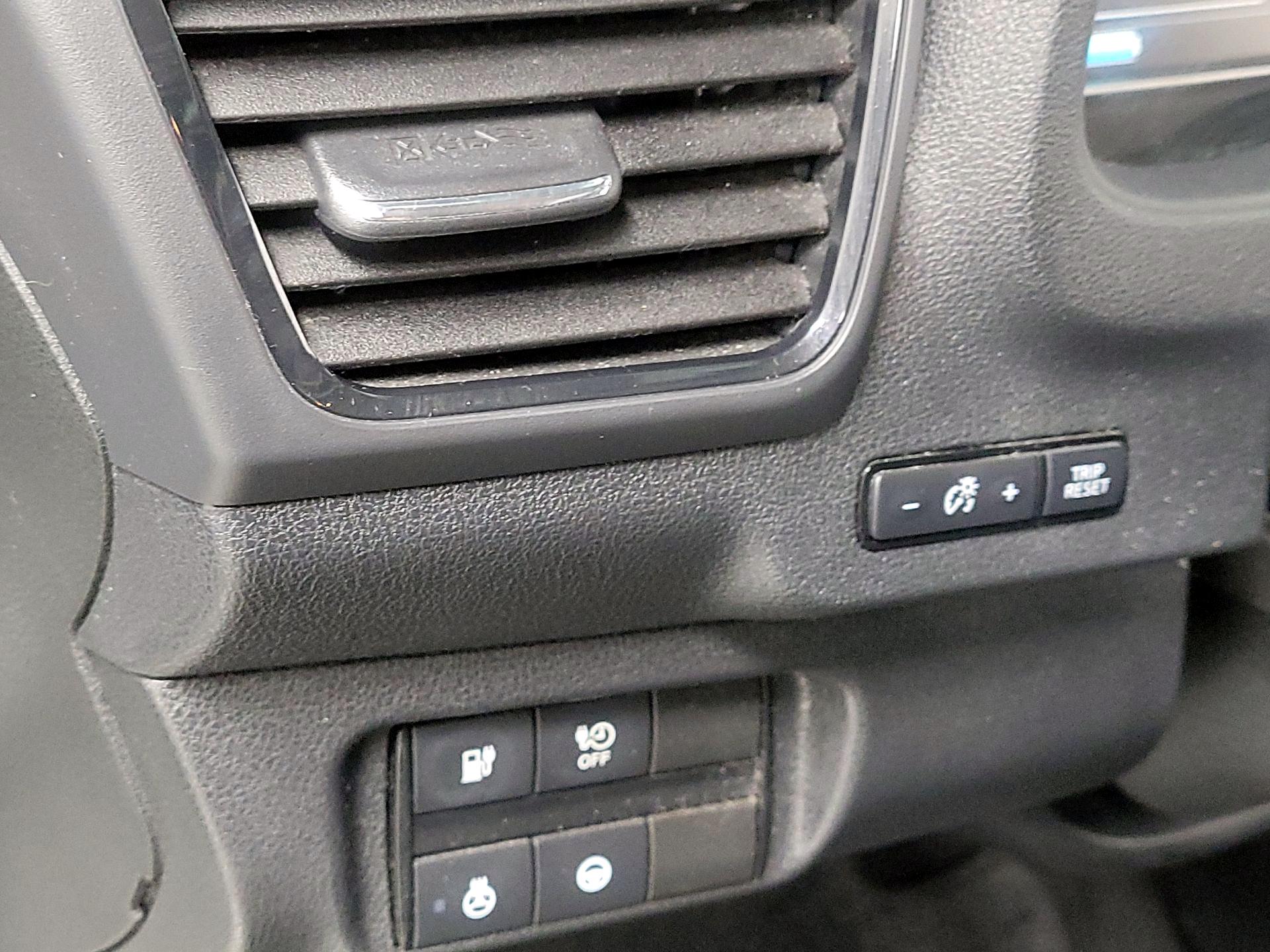 Thumbnail: 2018 Nissan Leaf - 13