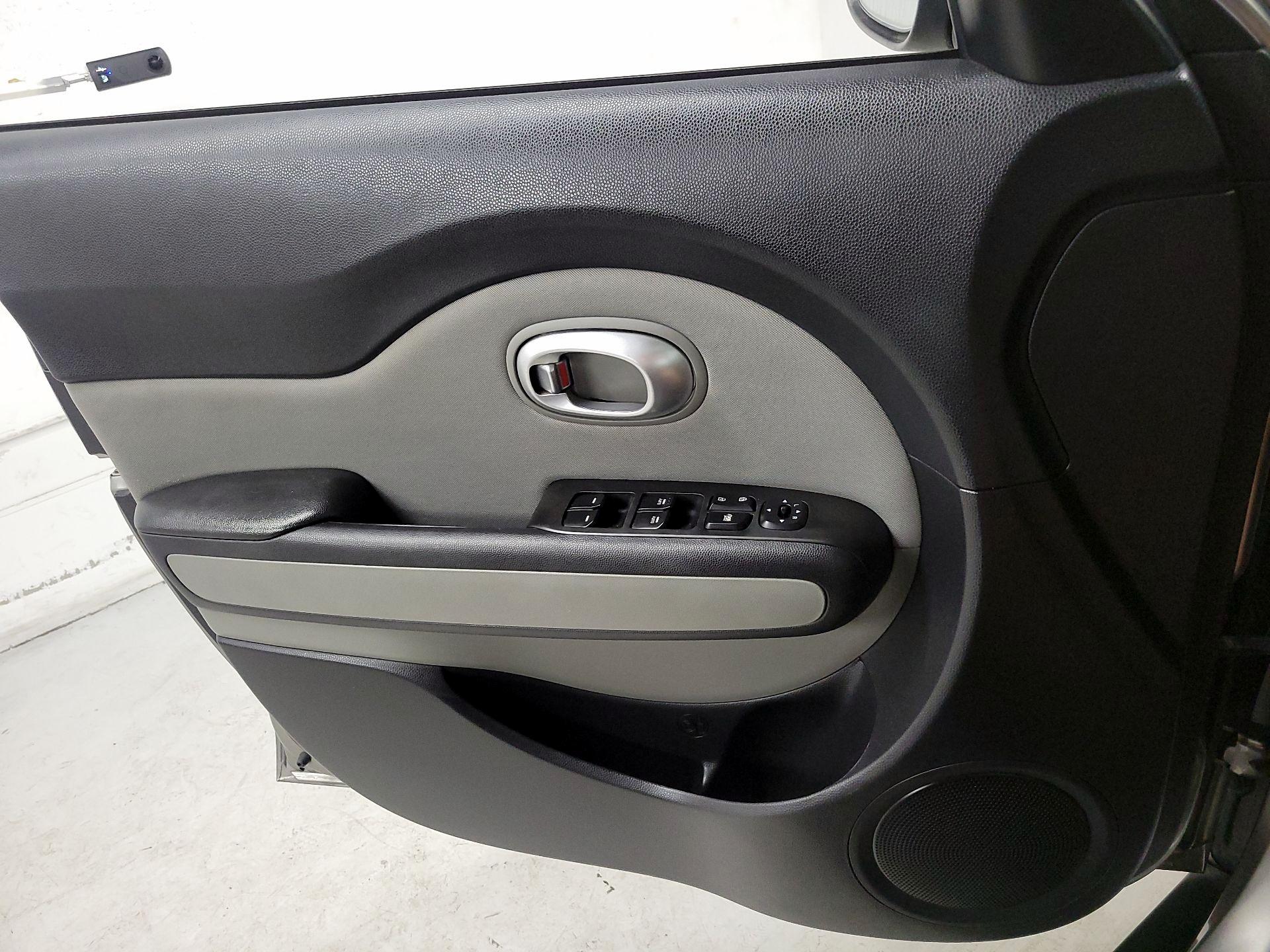 Thumbnail: 2014 Kia Soul - 12