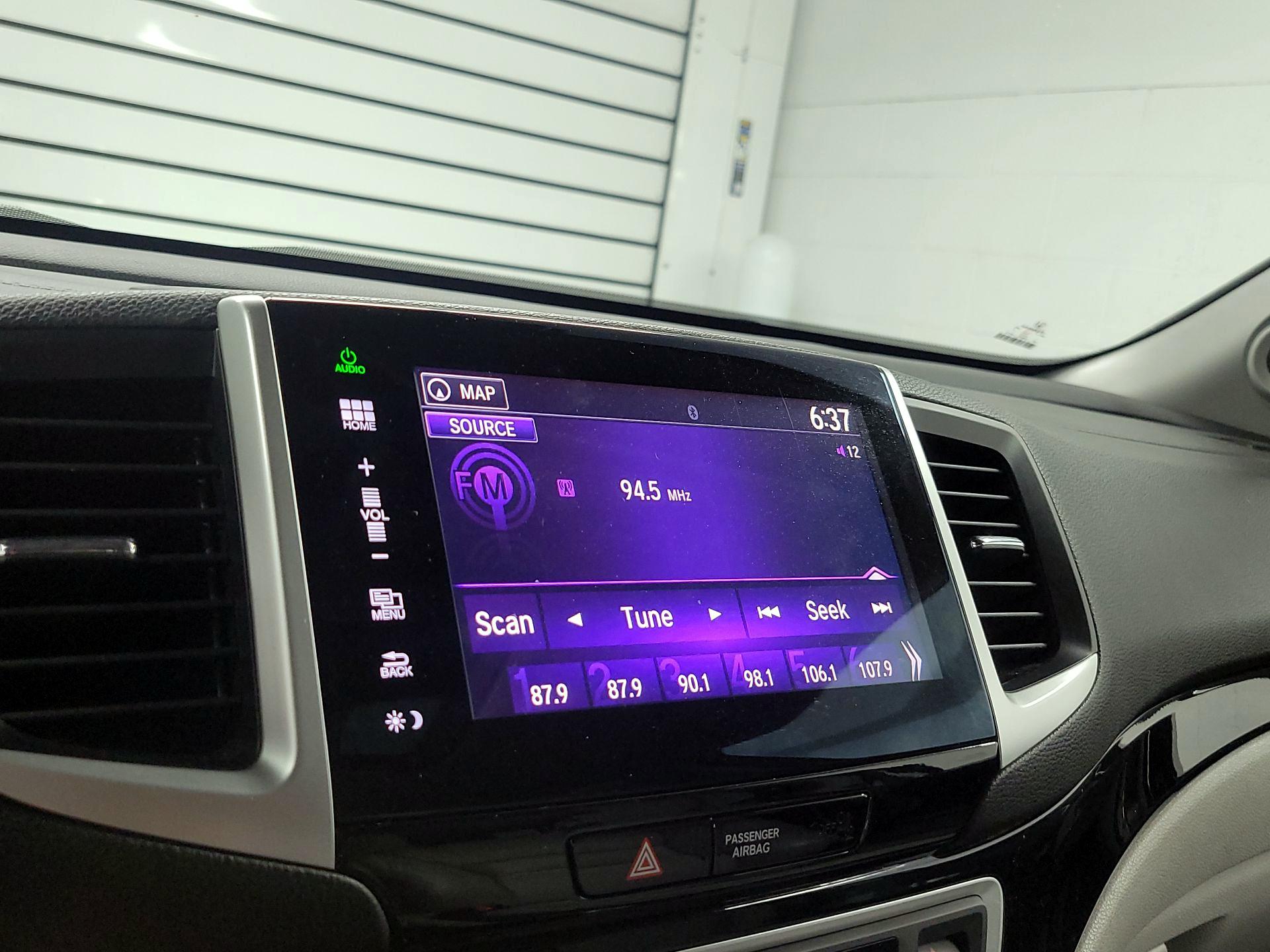 Thumbnail: 2016 Honda Pilot - 15