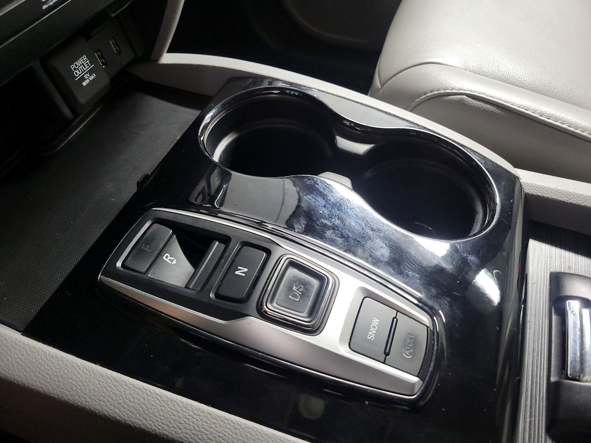 Thumbnail: 2016 Honda Pilot - 17