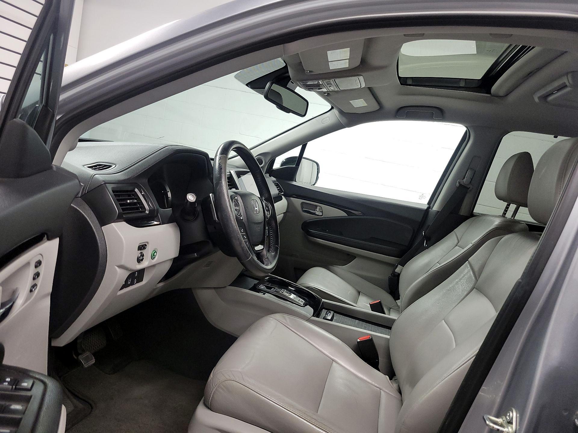 Thumbnail: 2016 Honda Pilot - 19