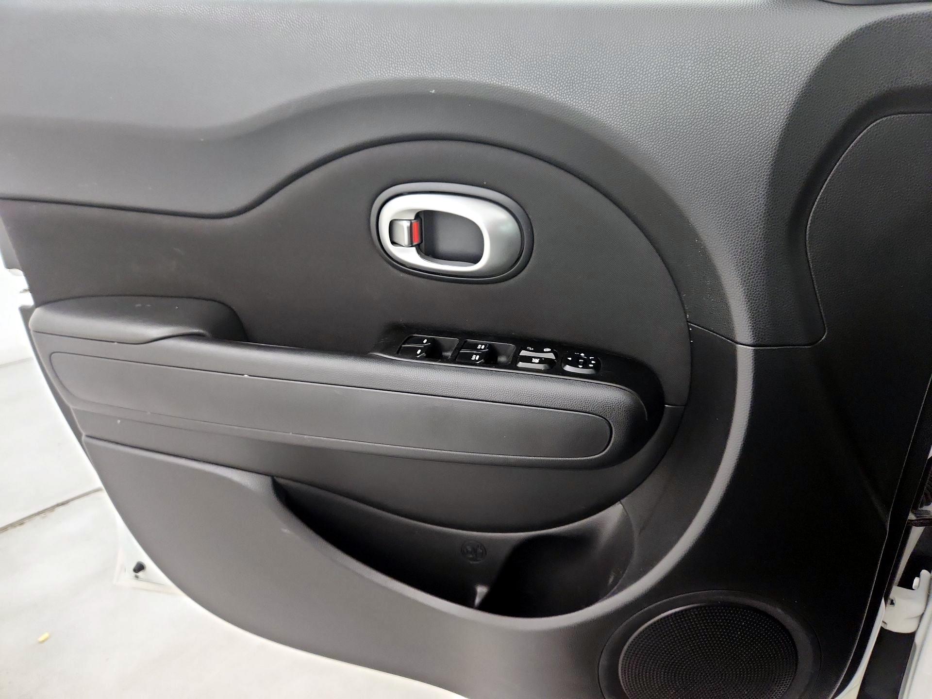 Thumbnail: 2015 Kia Soul - 12