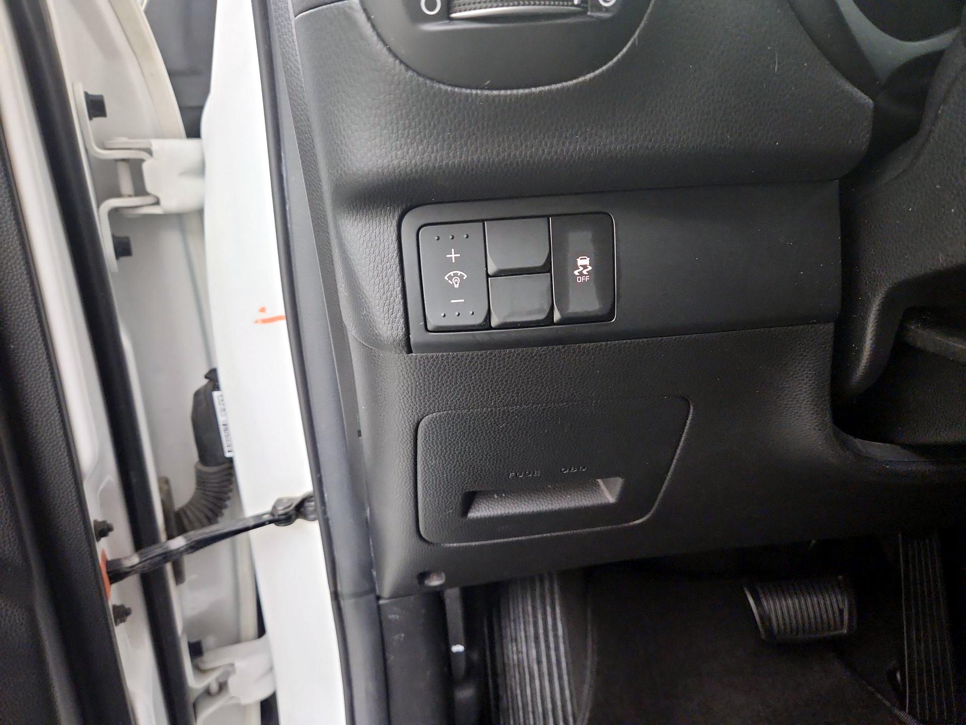 Thumbnail: 2015 Kia Soul - 13