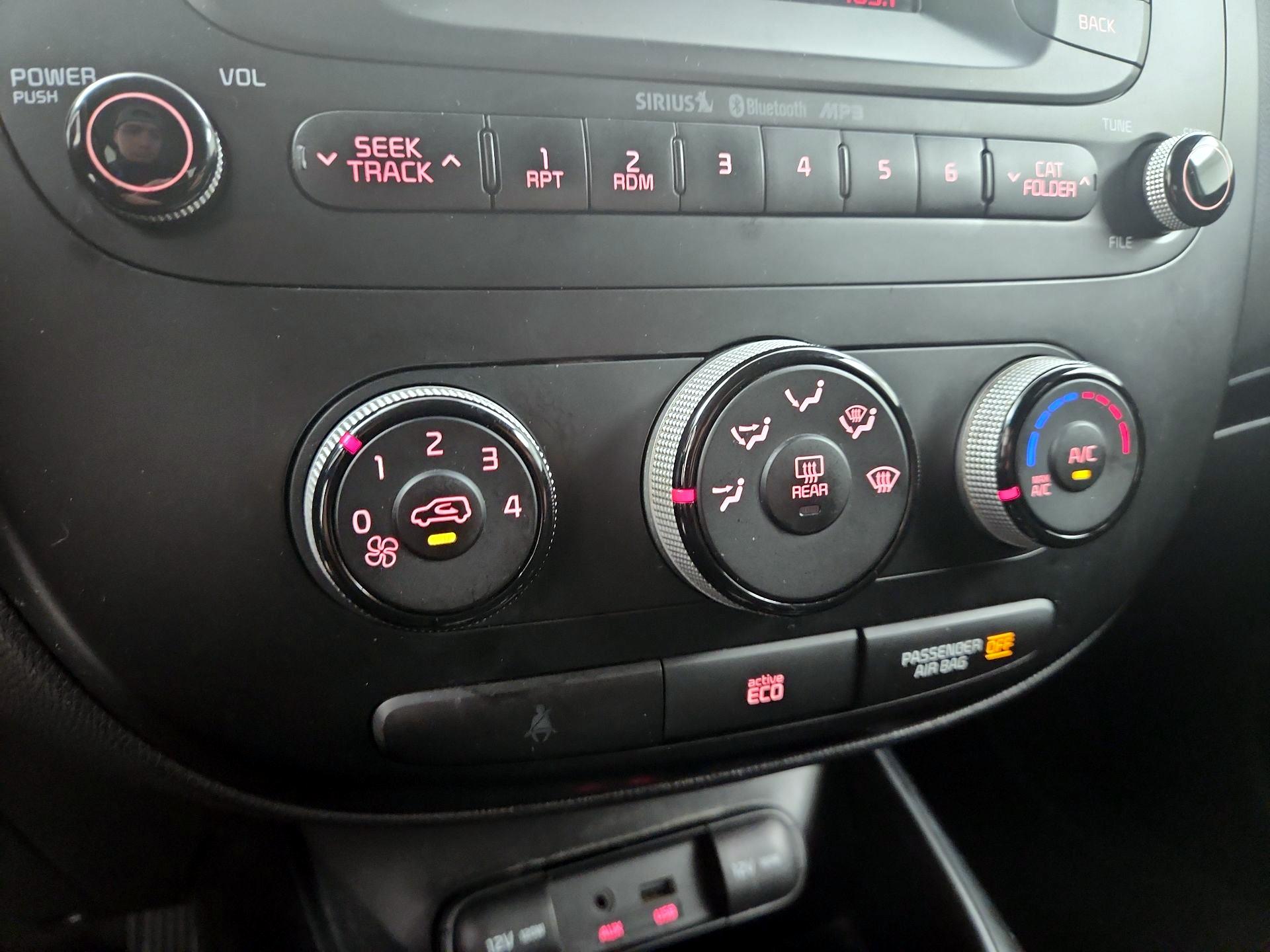 Thumbnail: 2015 Kia Soul - 15