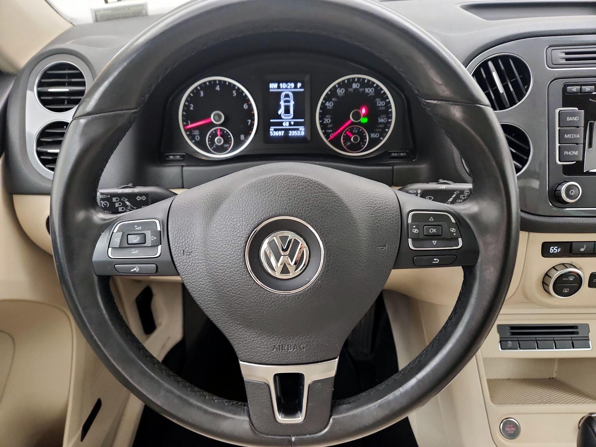 Thumbnail: 2014 Volkswagen Tiguan - 10