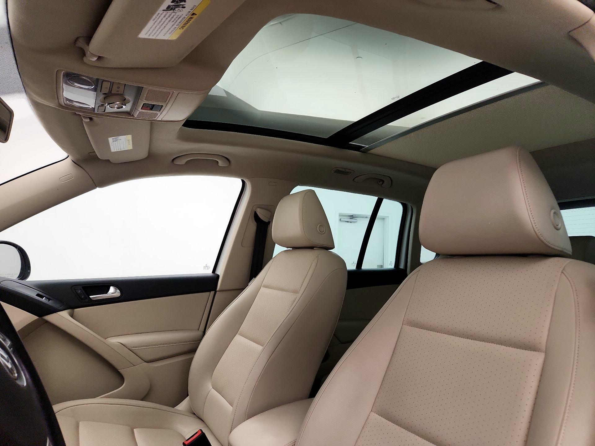 Thumbnail: 2014 Volkswagen Tiguan - 18