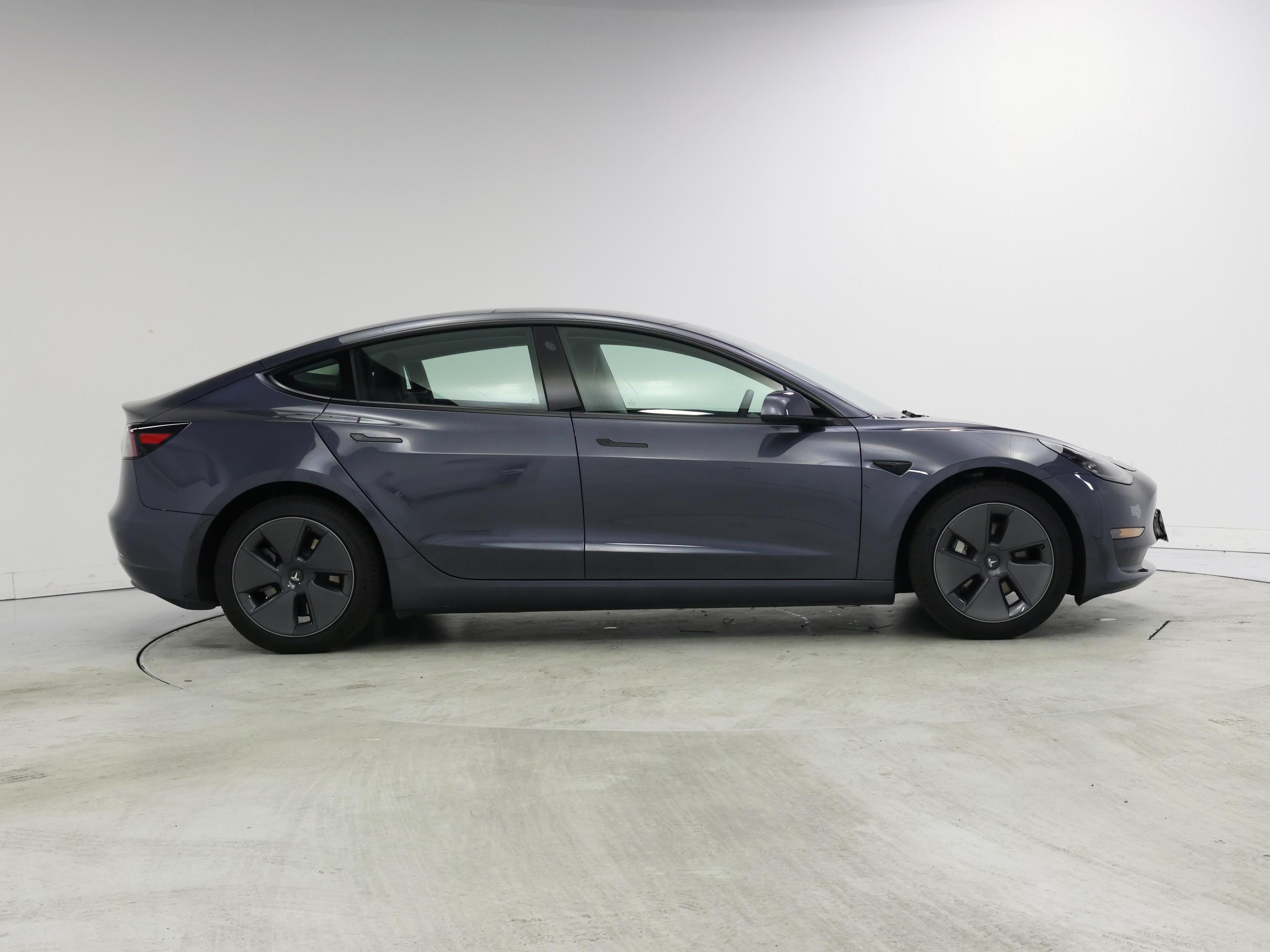 Thumbnail: 2023 Tesla Model 3 - 7