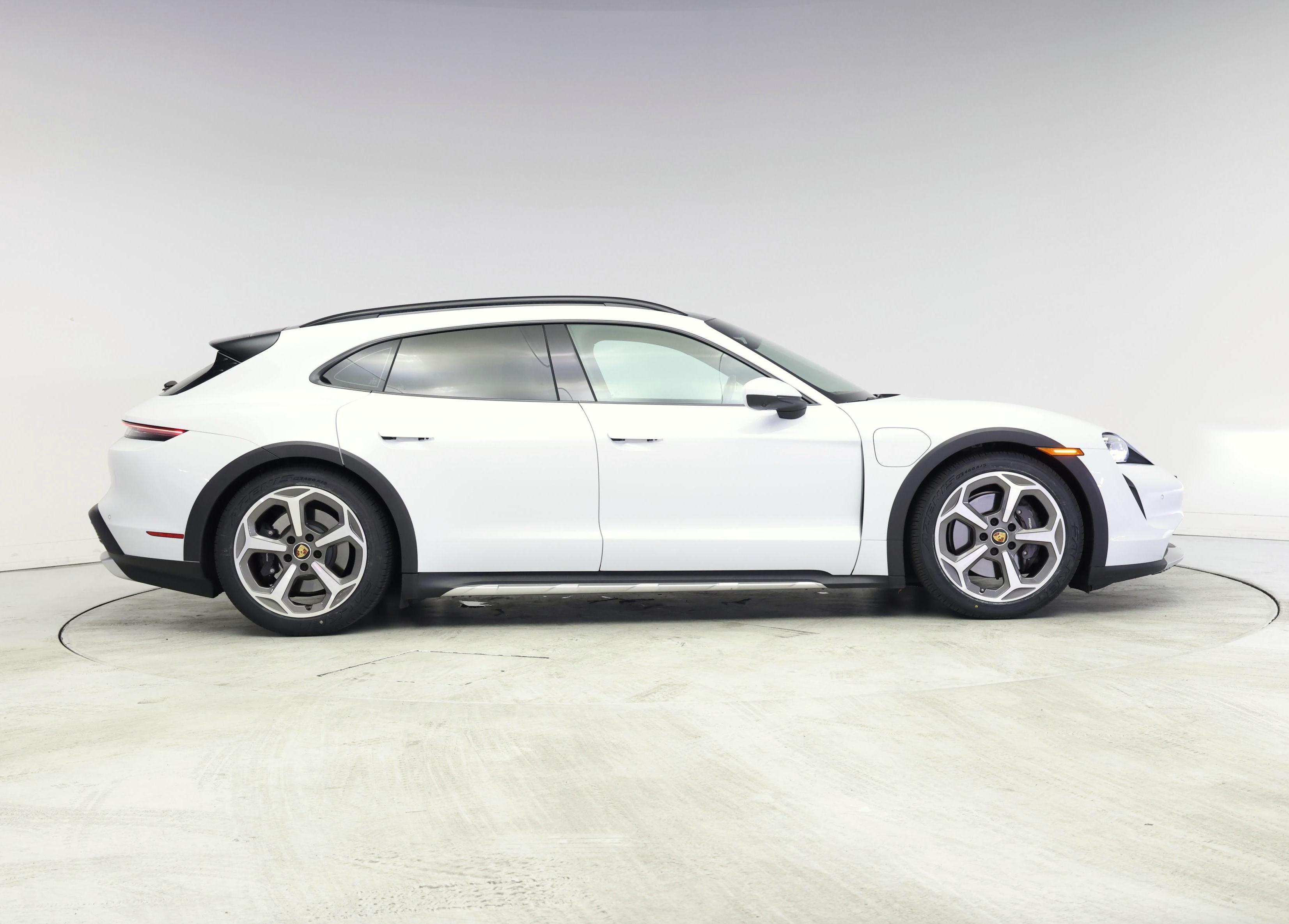 Thumbnail: 2023 Porsche Taycan - 7