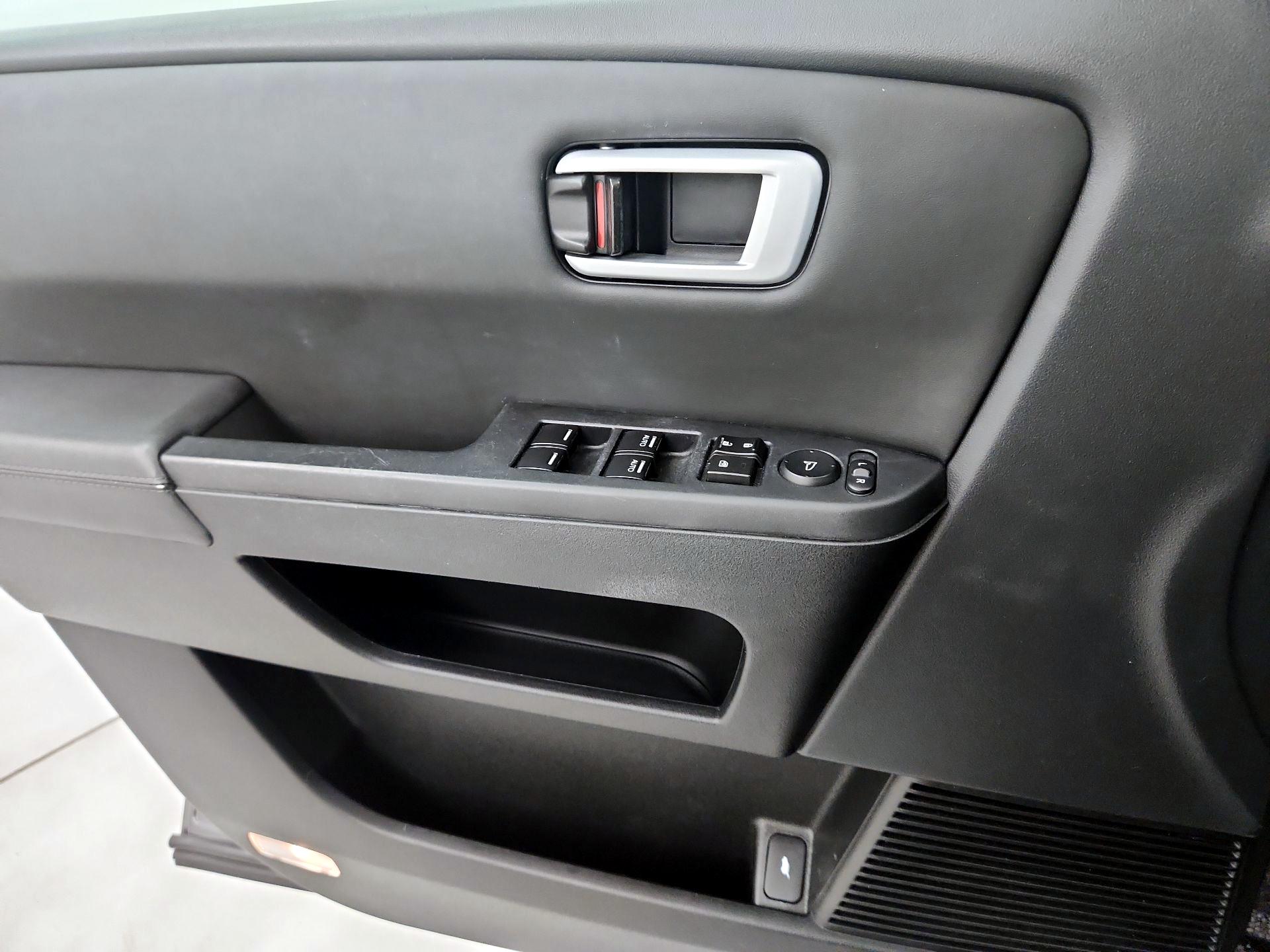 Thumbnail: 2015 Honda Pilot - 12