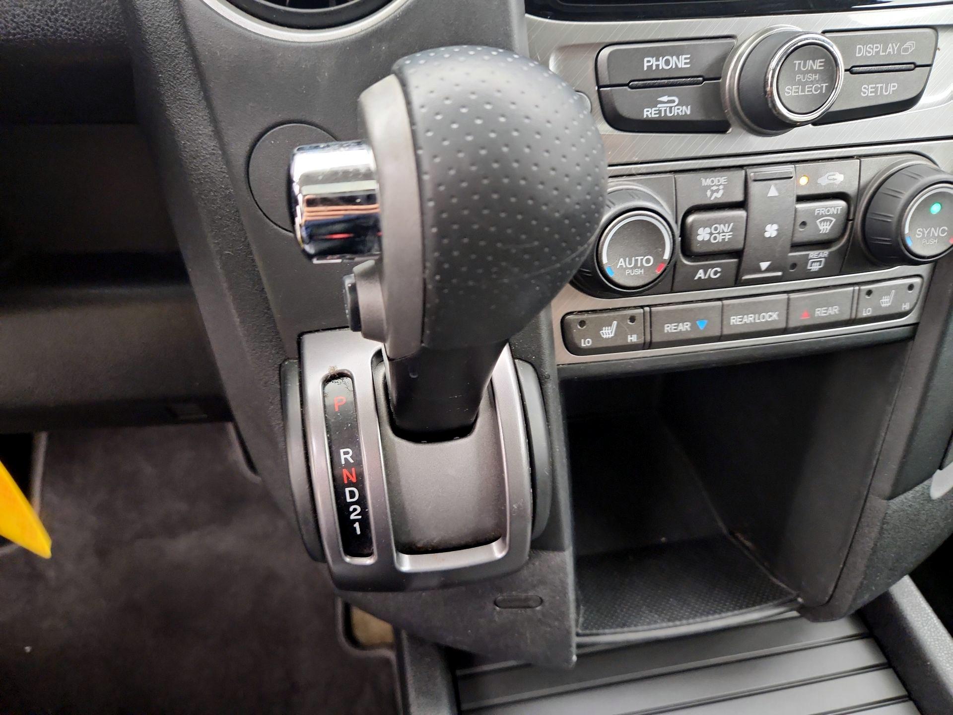Thumbnail: 2015 Honda Pilot - 17
