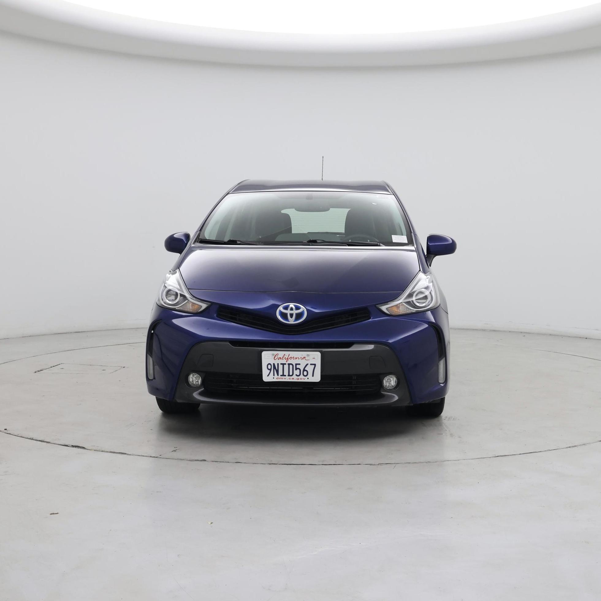 Thumbnail: 2017 Toyota Prius v - 5