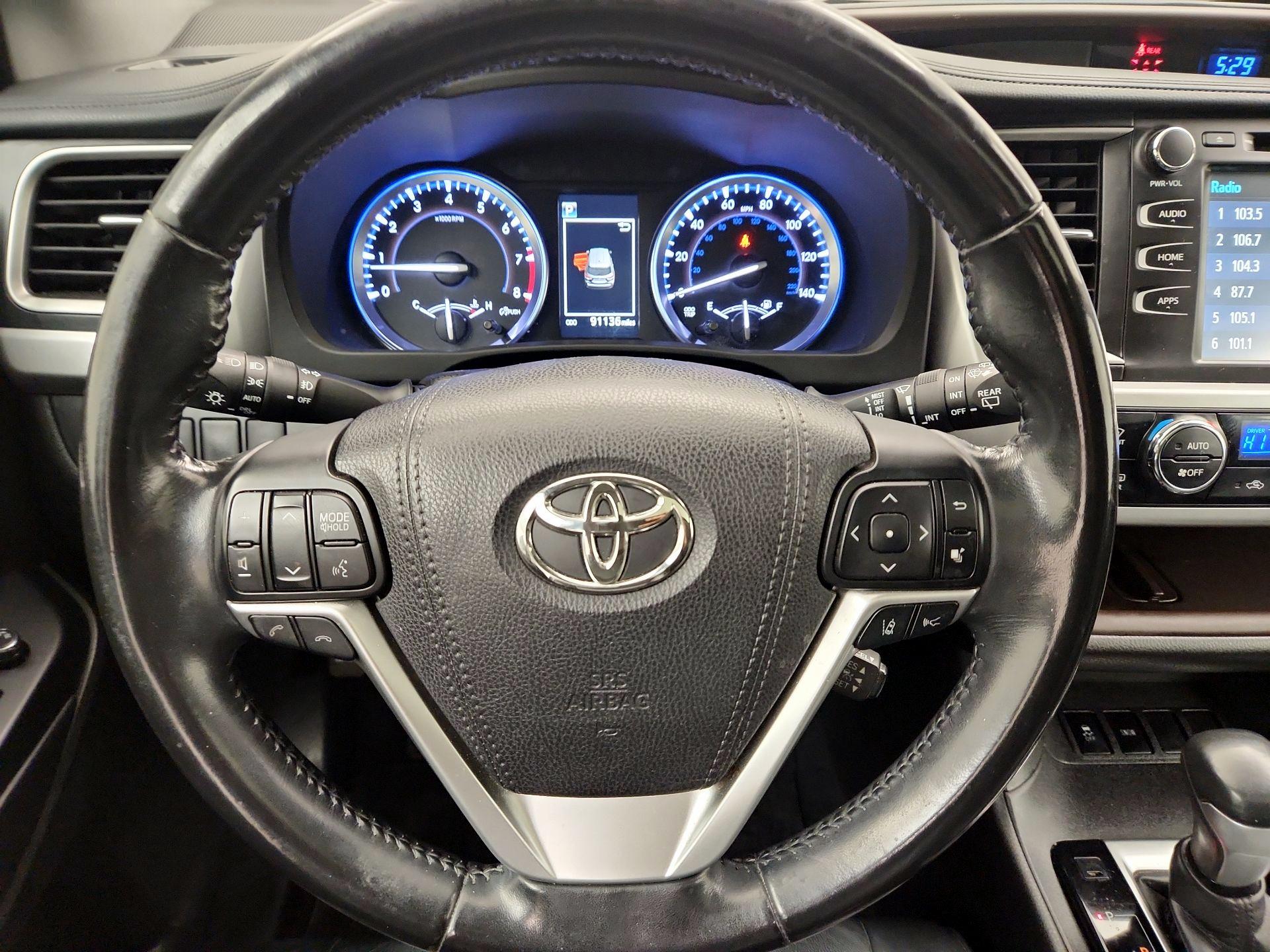 Thumbnail: 2017 Toyota Highlander - 10