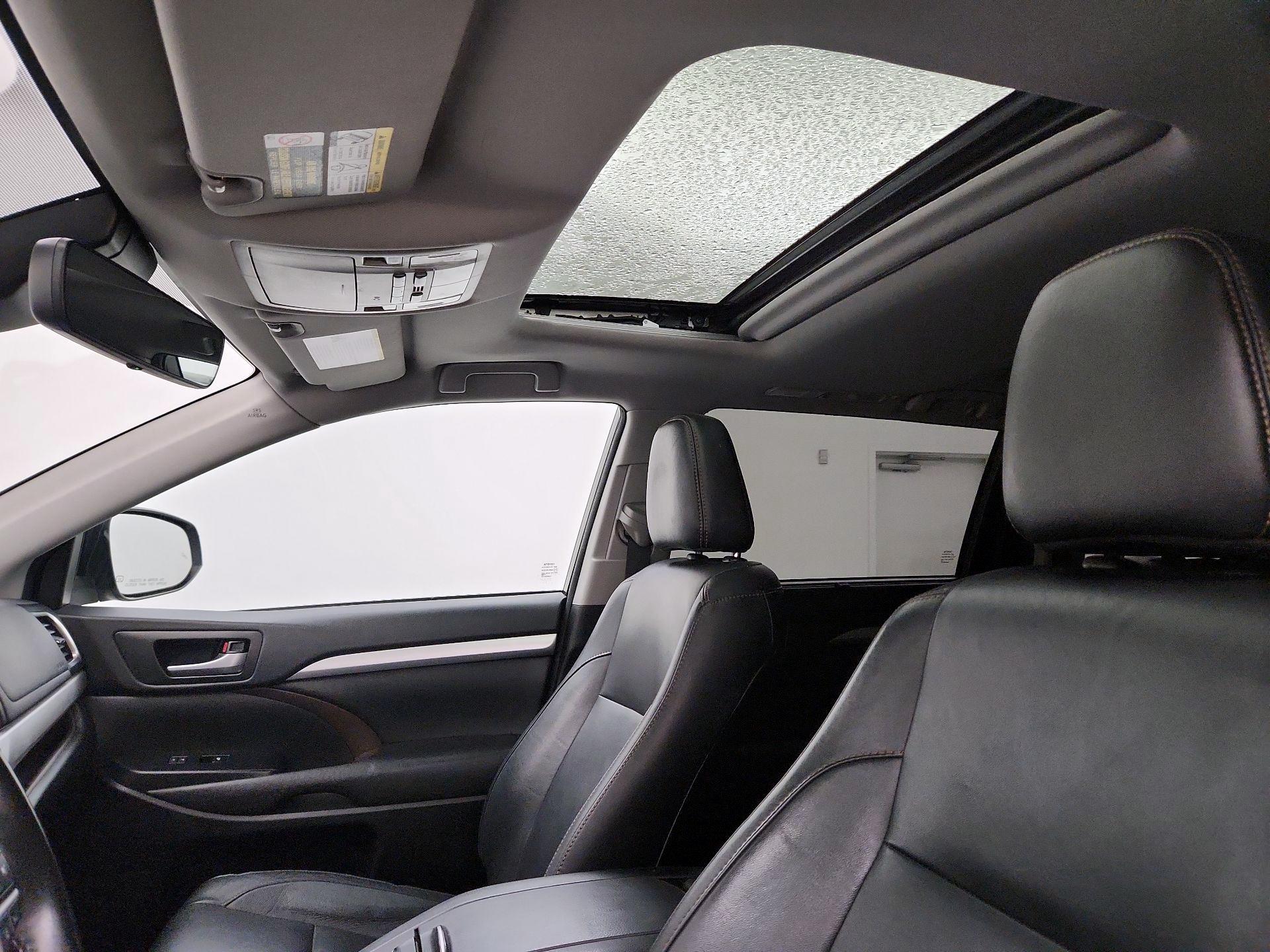 Thumbnail: 2017 Toyota Highlander - 19