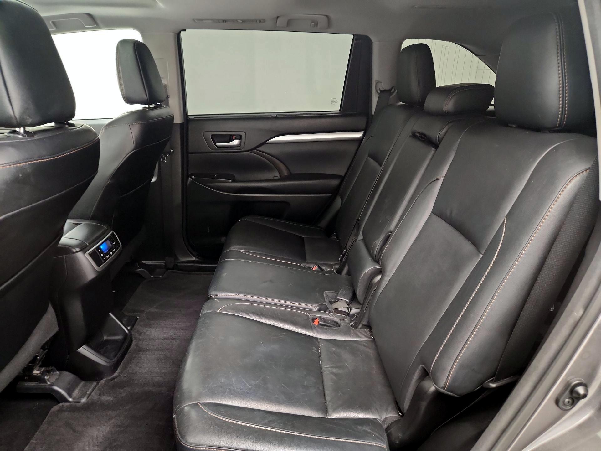 Thumbnail: 2017 Toyota Highlander - 20