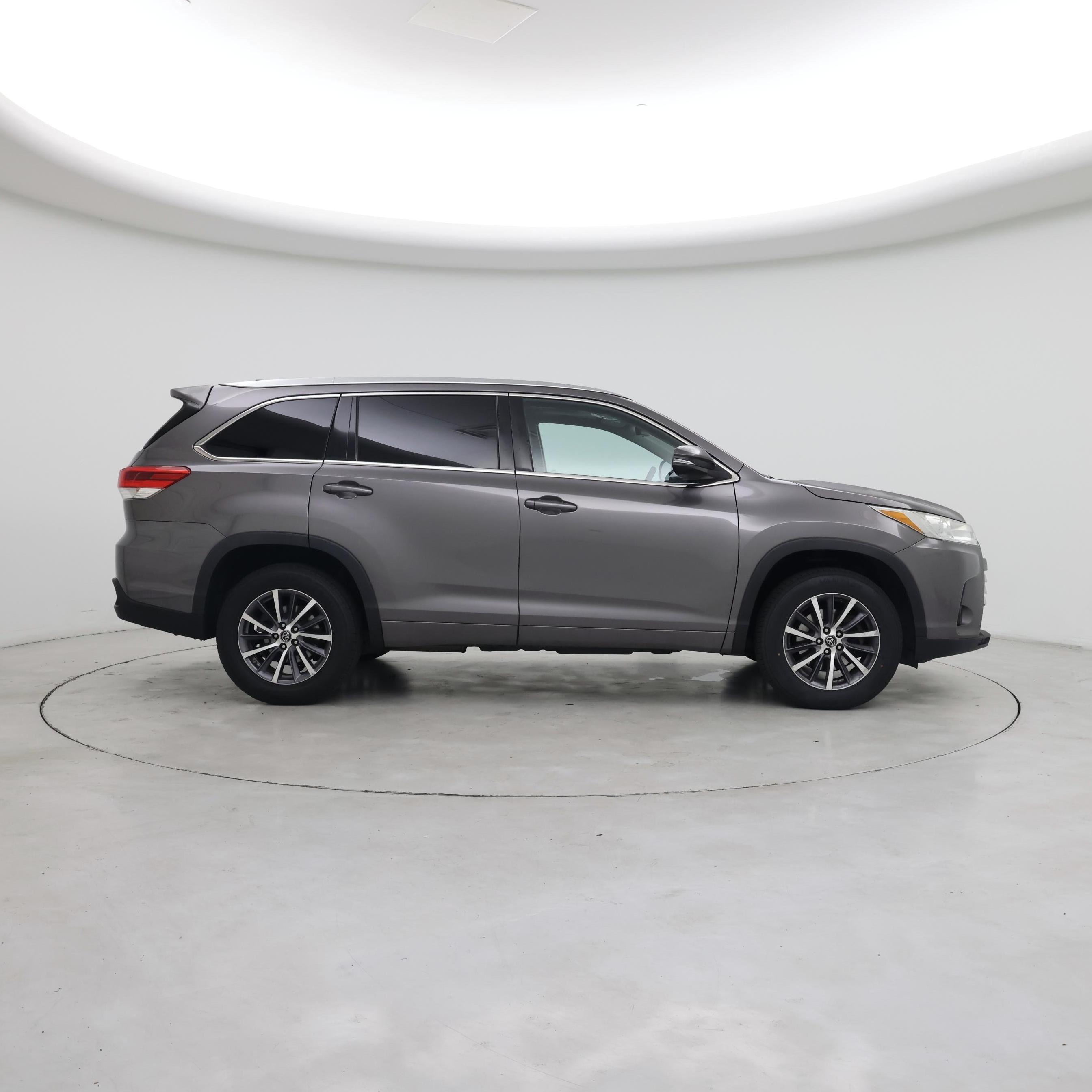 Thumbnail: 2017 Toyota Highlander - 7