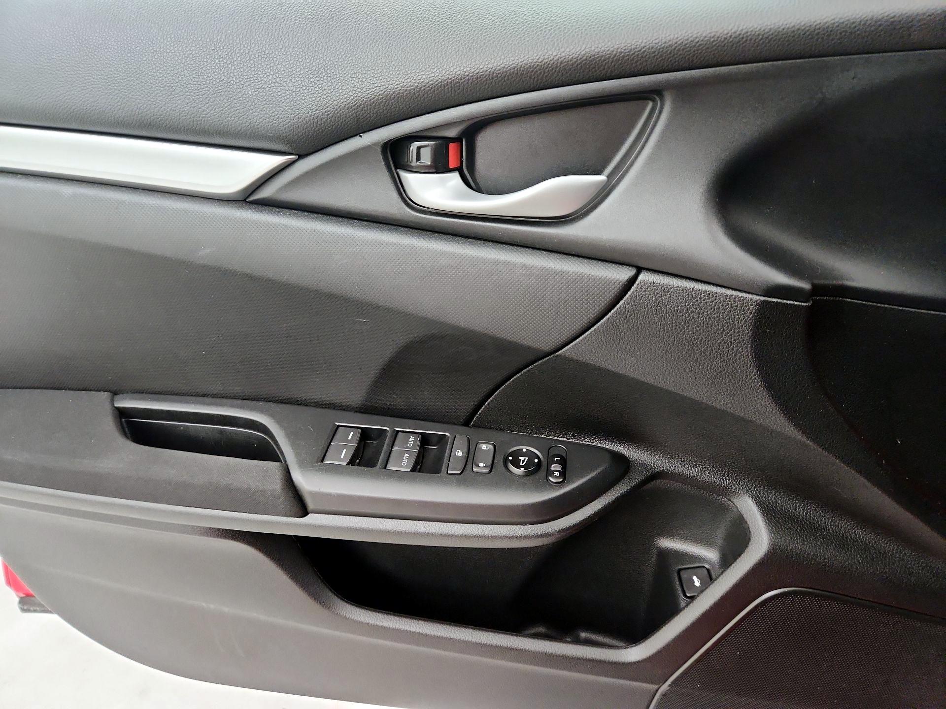 Thumbnail: 2016 Honda Civic - 12