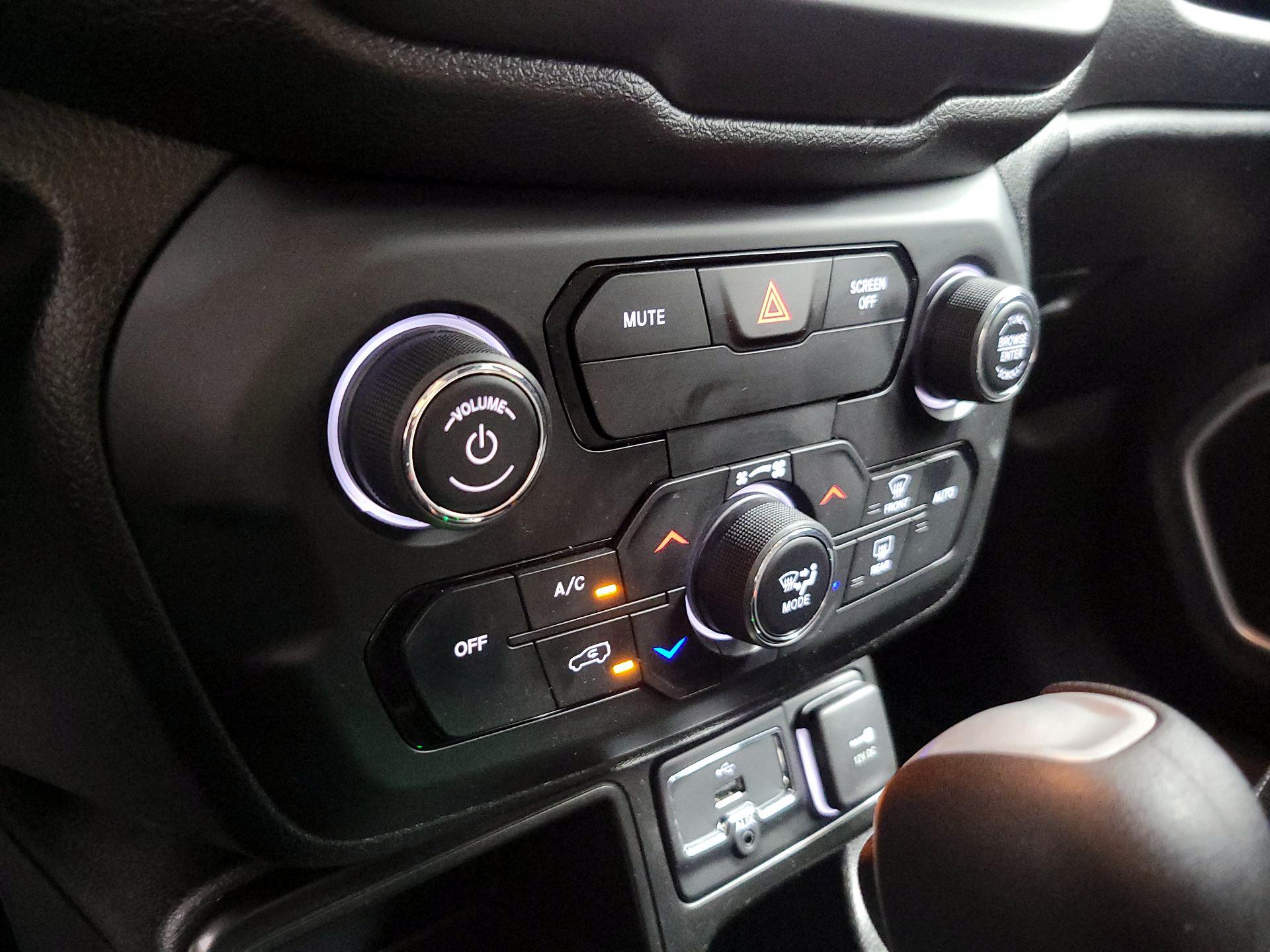 Thumbnail: 2020 Jeep Renegade - 16