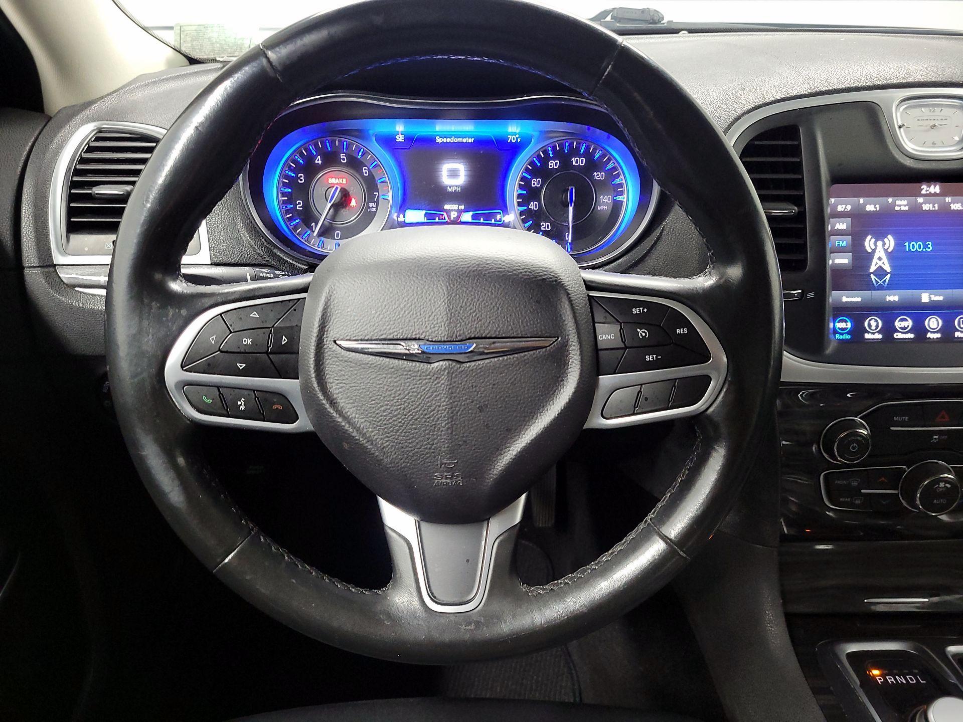Thumbnail: 2019 Chrysler 300 - 10