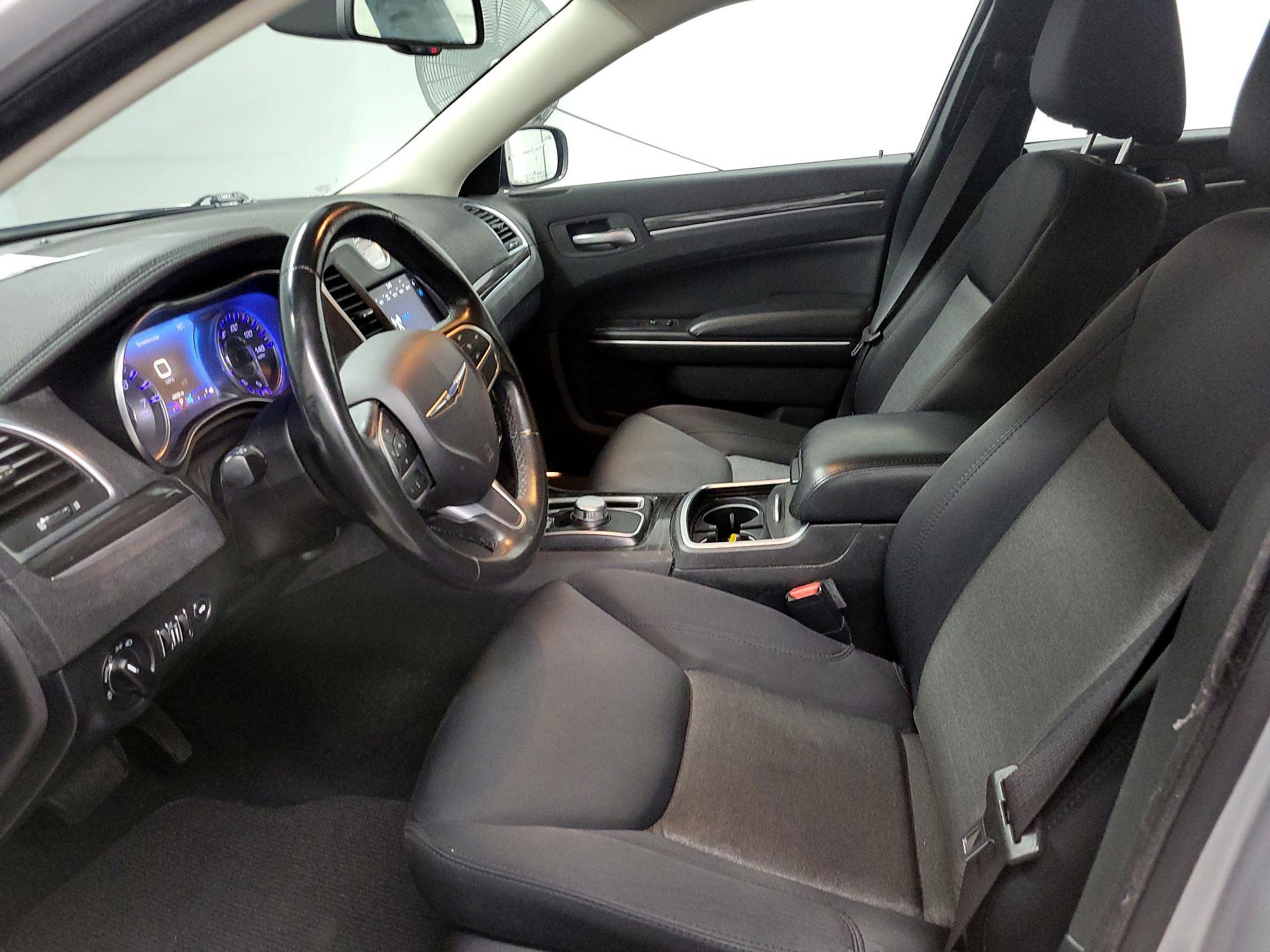Thumbnail: 2019 Chrysler 300 - 11