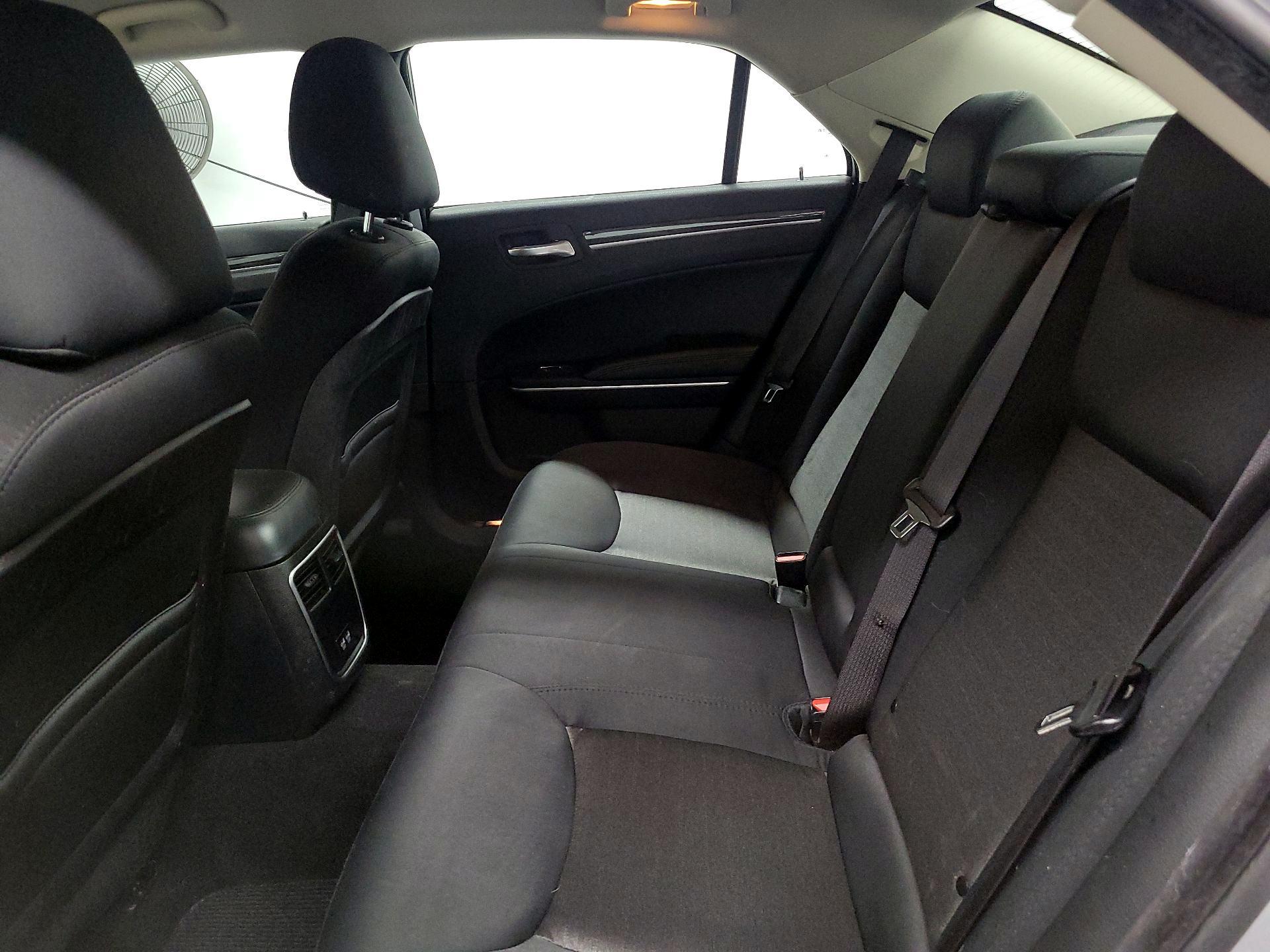 Thumbnail: 2019 Chrysler 300 - 18