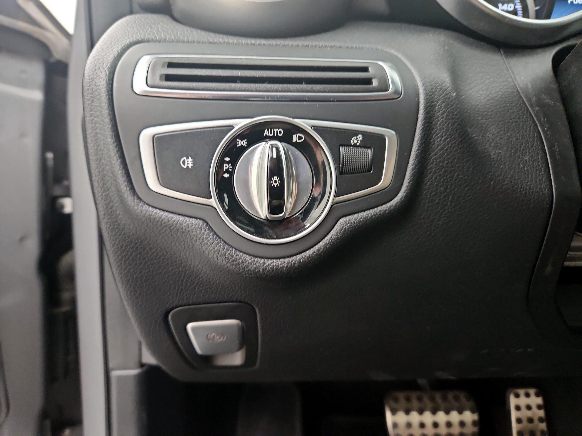 Thumbnail: 2015 Mercedes-Benz C-Class - 13