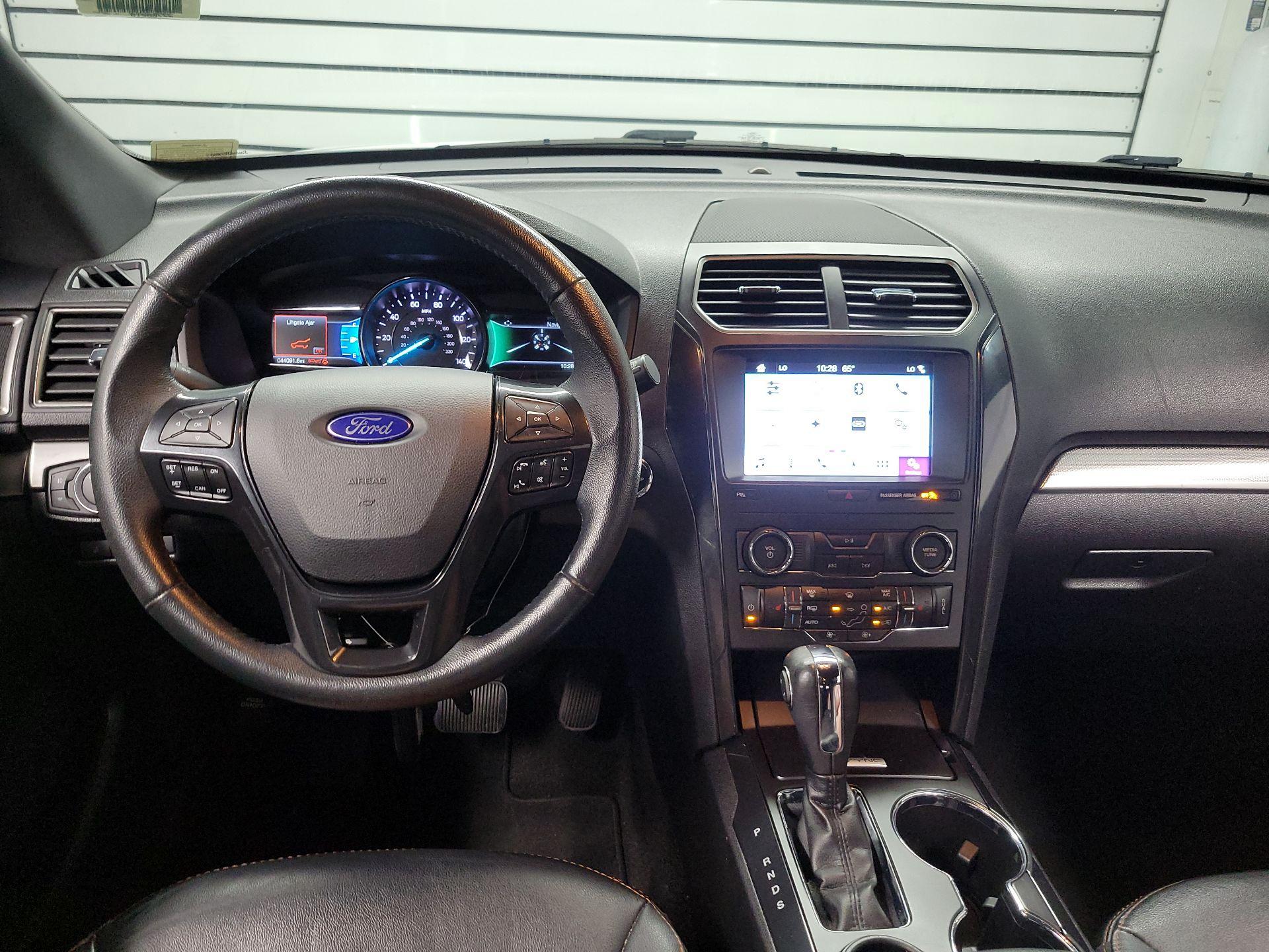 Thumbnail: 2019 Ford Explorer - 9