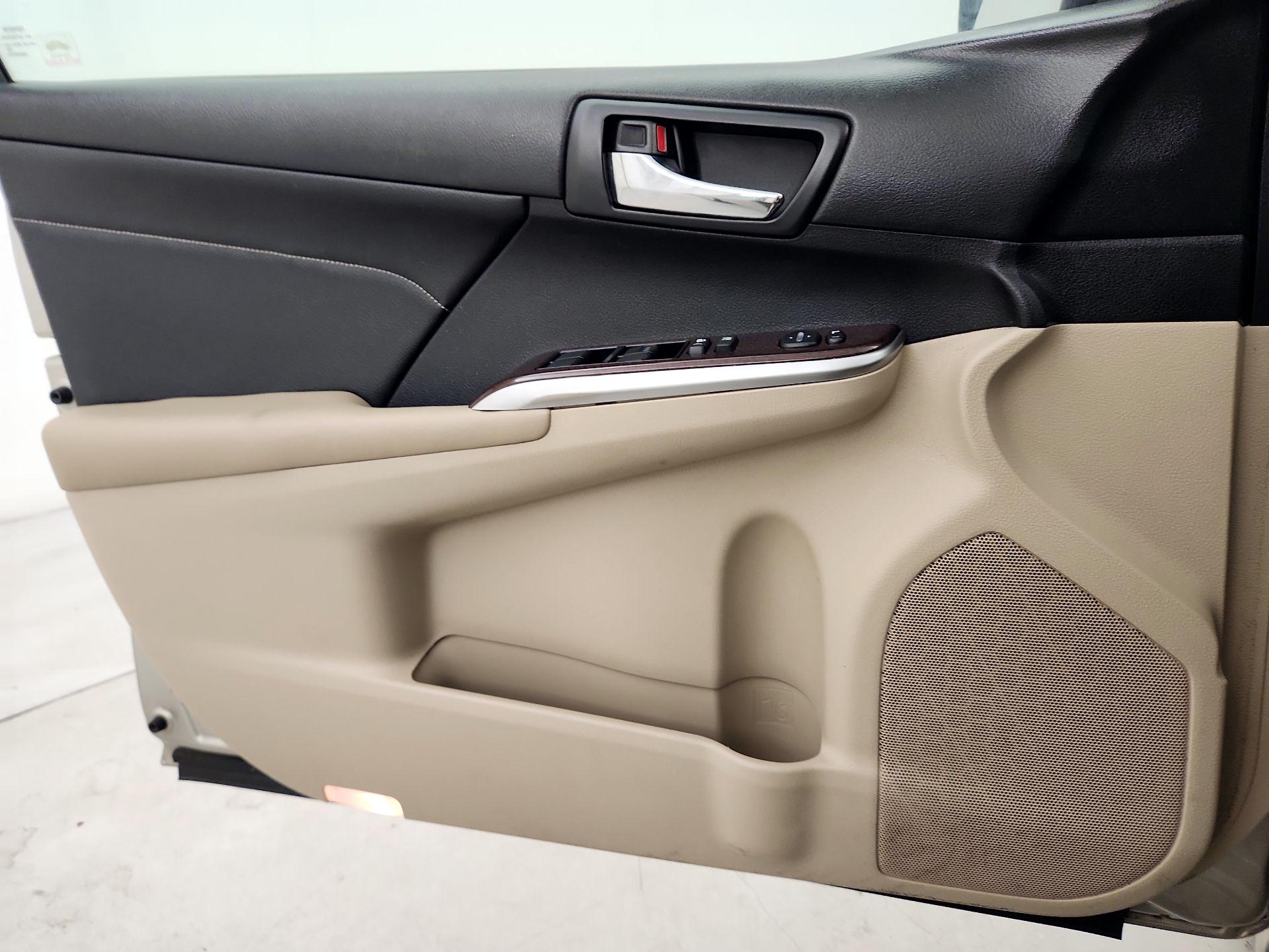 Thumbnail: 2014 Toyota Camry - 12