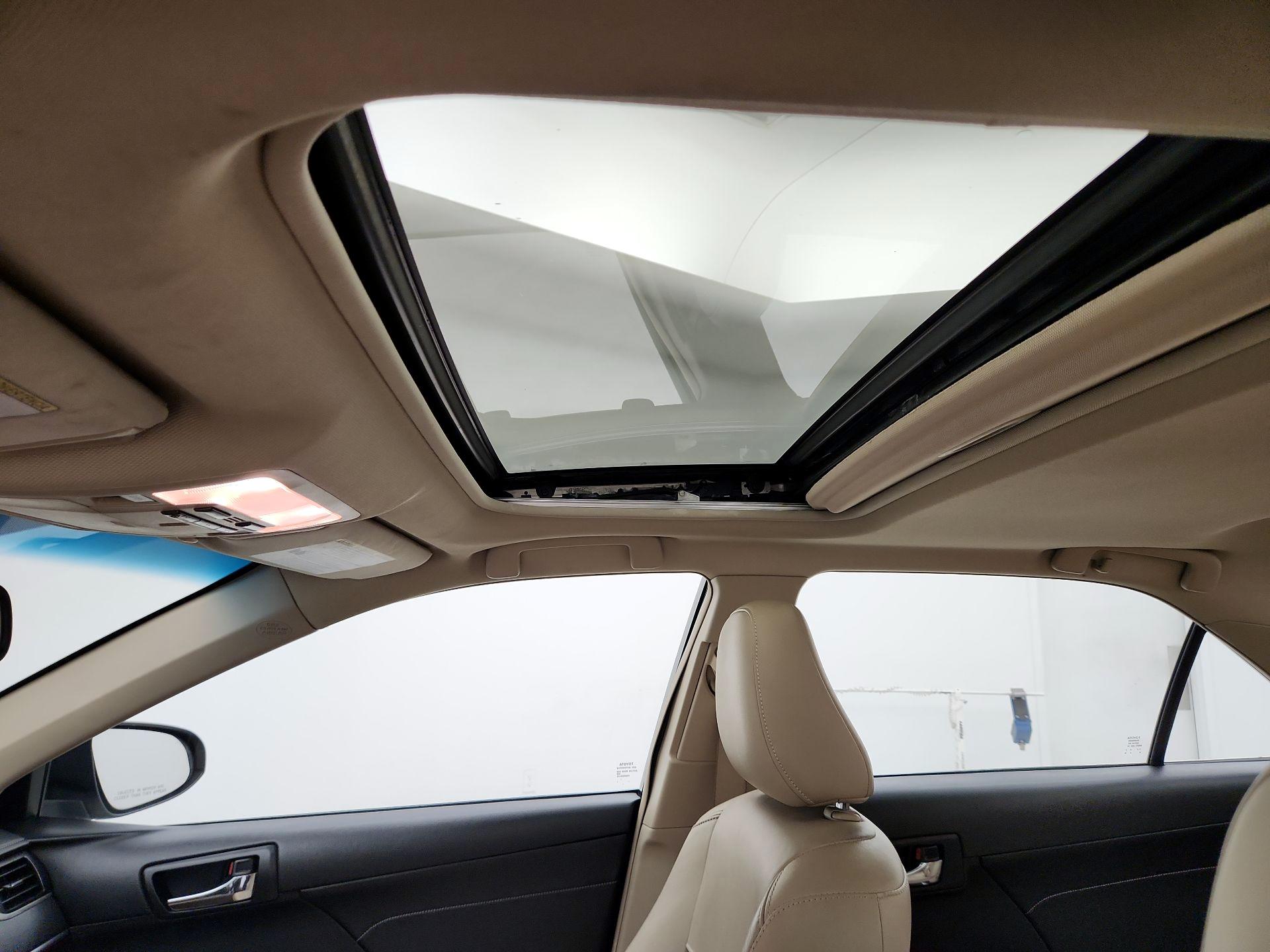 Thumbnail: 2014 Toyota Camry - 19