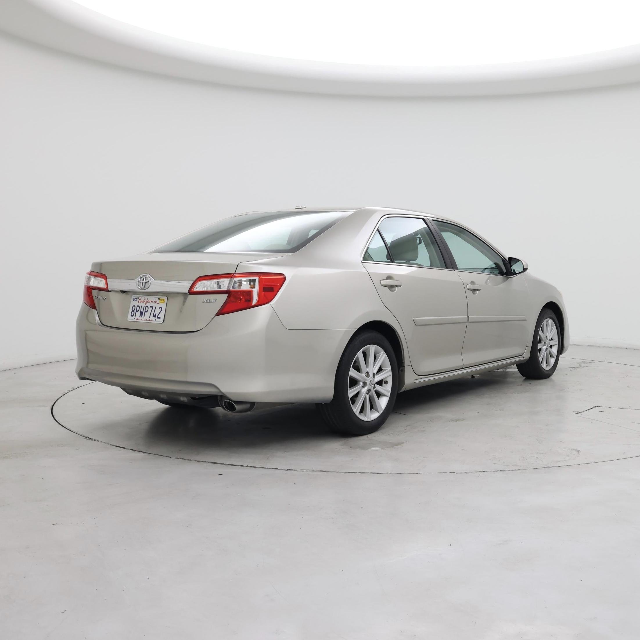 Thumbnail: 2014 Toyota Camry - 8