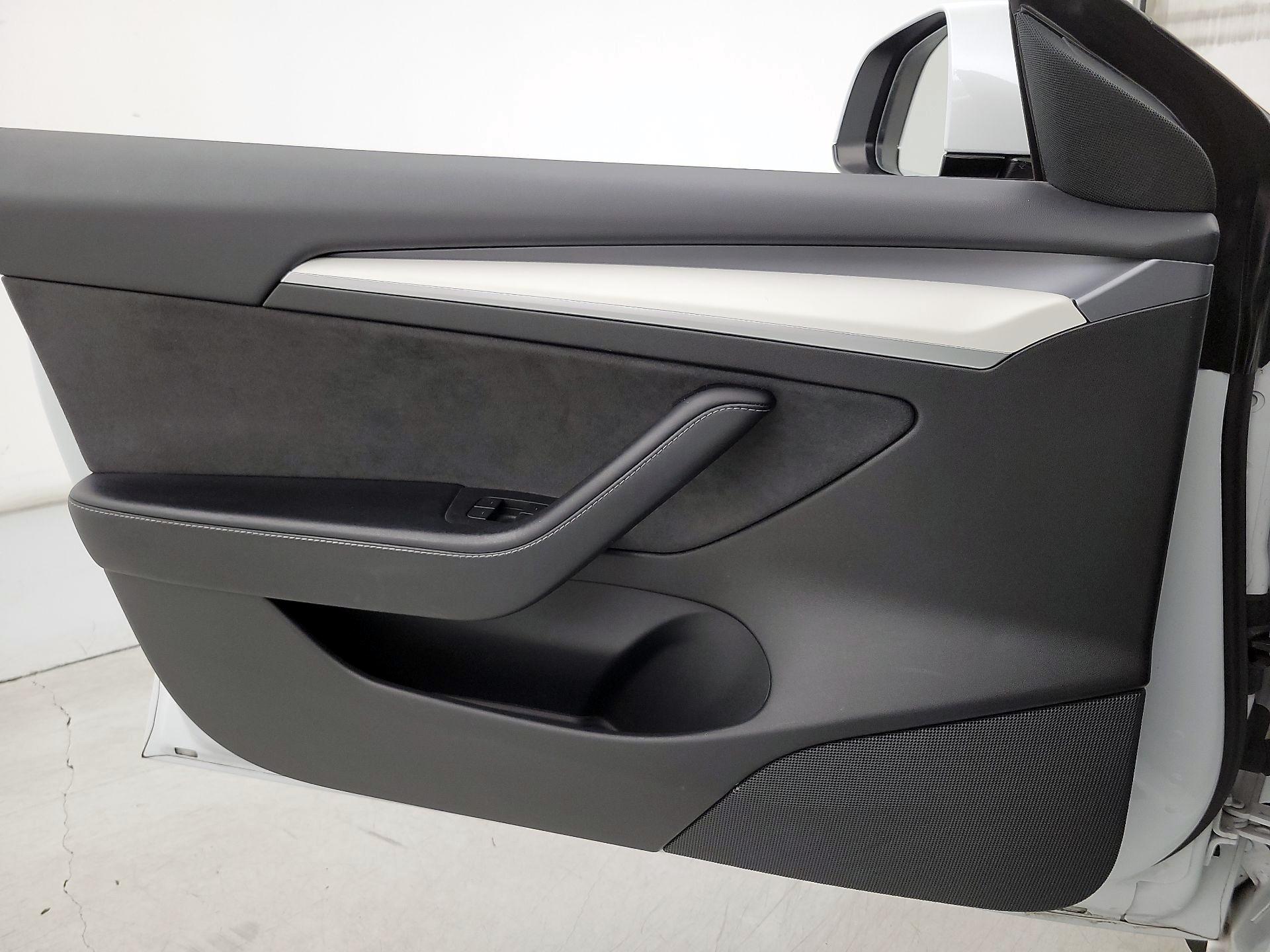 Thumbnail: 2021 Tesla Model 3 - 12