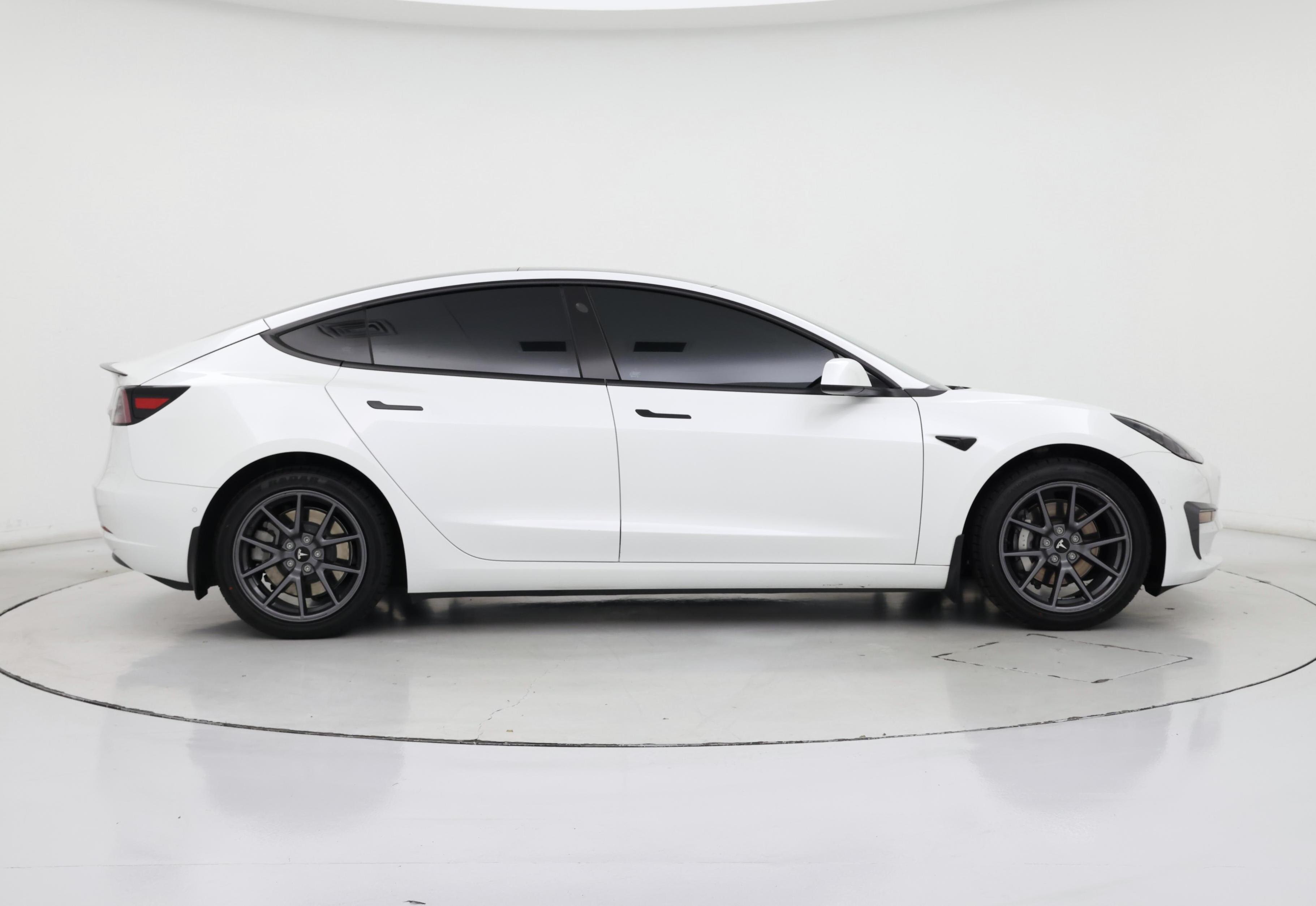 Thumbnail: 2021 Tesla Model 3 - 7