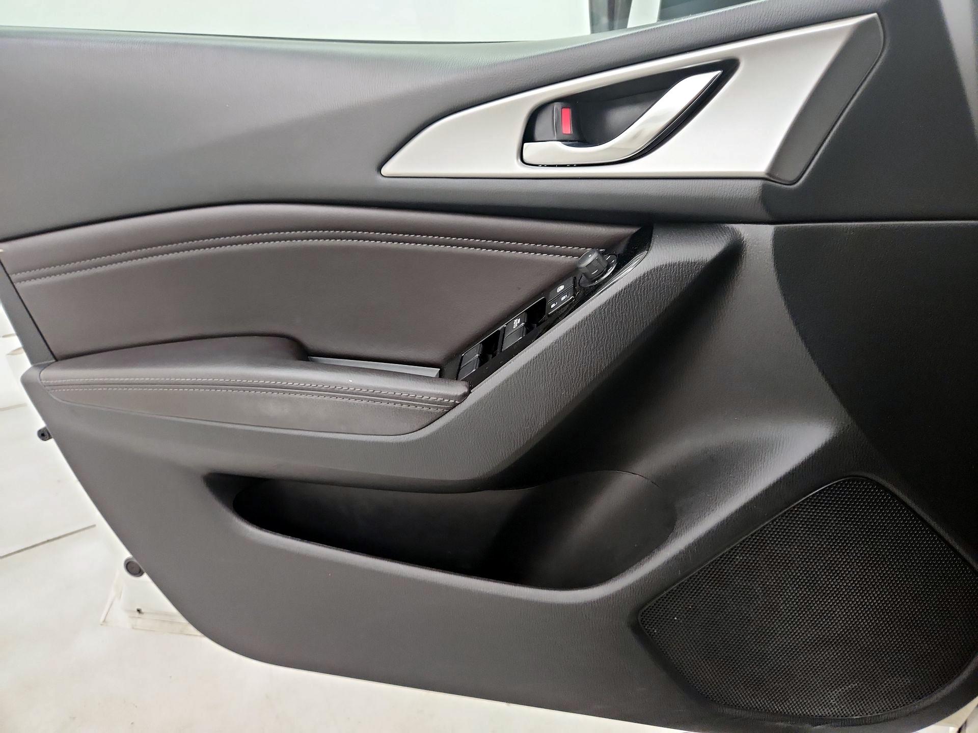 Thumbnail: 2018 Mazda Mazda3 - 12