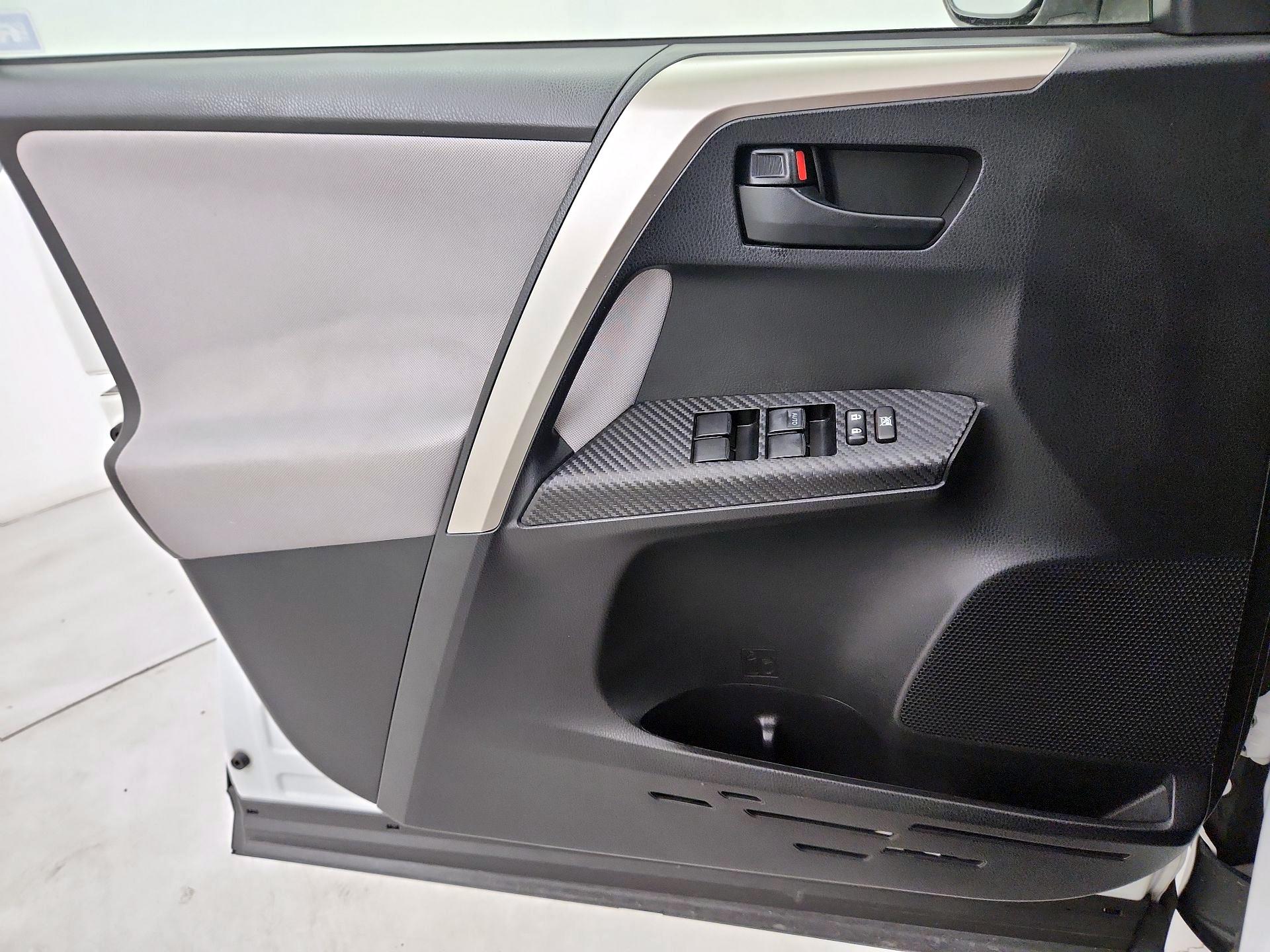 Thumbnail: 2014 Toyota RAV4 - 12