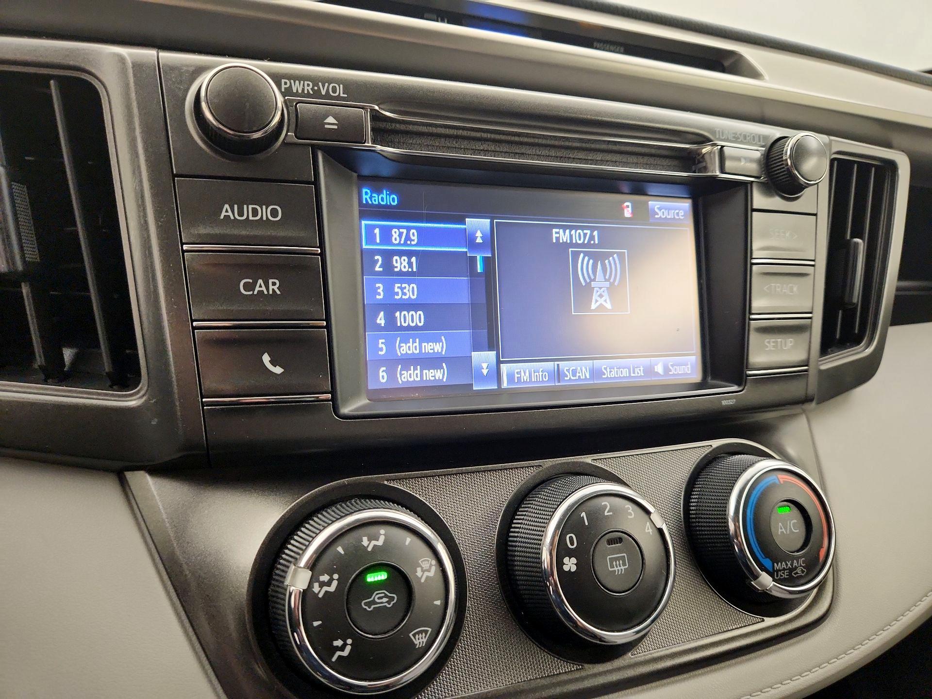 Thumbnail: 2014 Toyota RAV4 - 15