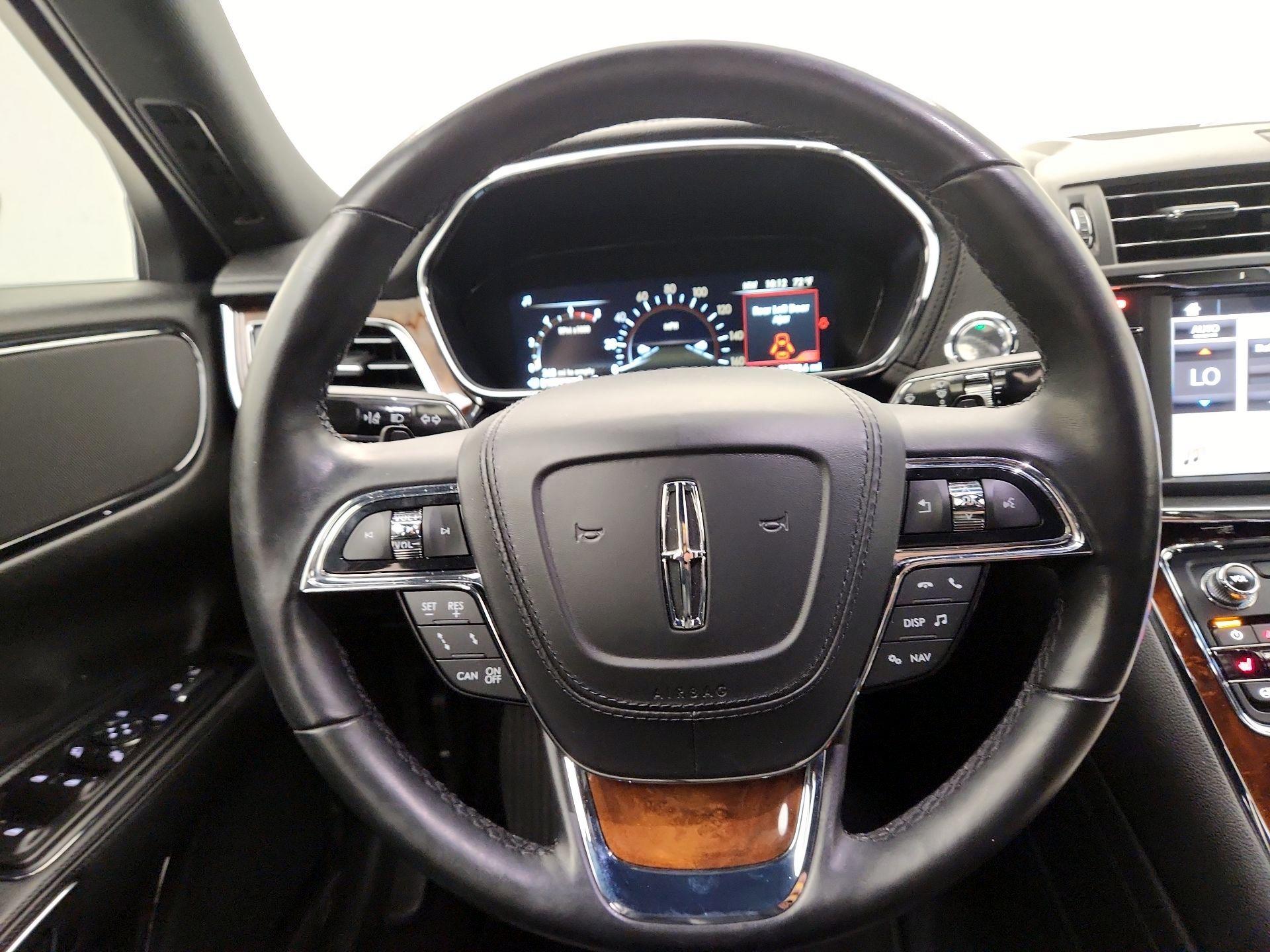 Thumbnail: 2017 Lincoln Continental - 10