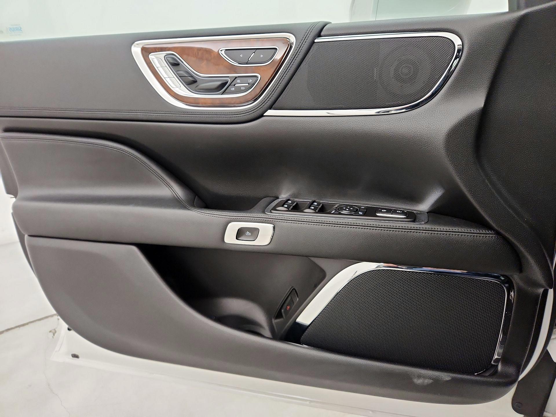 Thumbnail: 2017 Lincoln Continental - 12