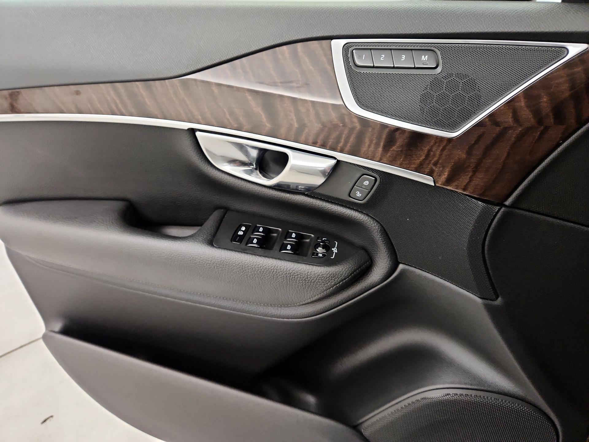 Thumbnail: 2016 Volvo XC90 - 12