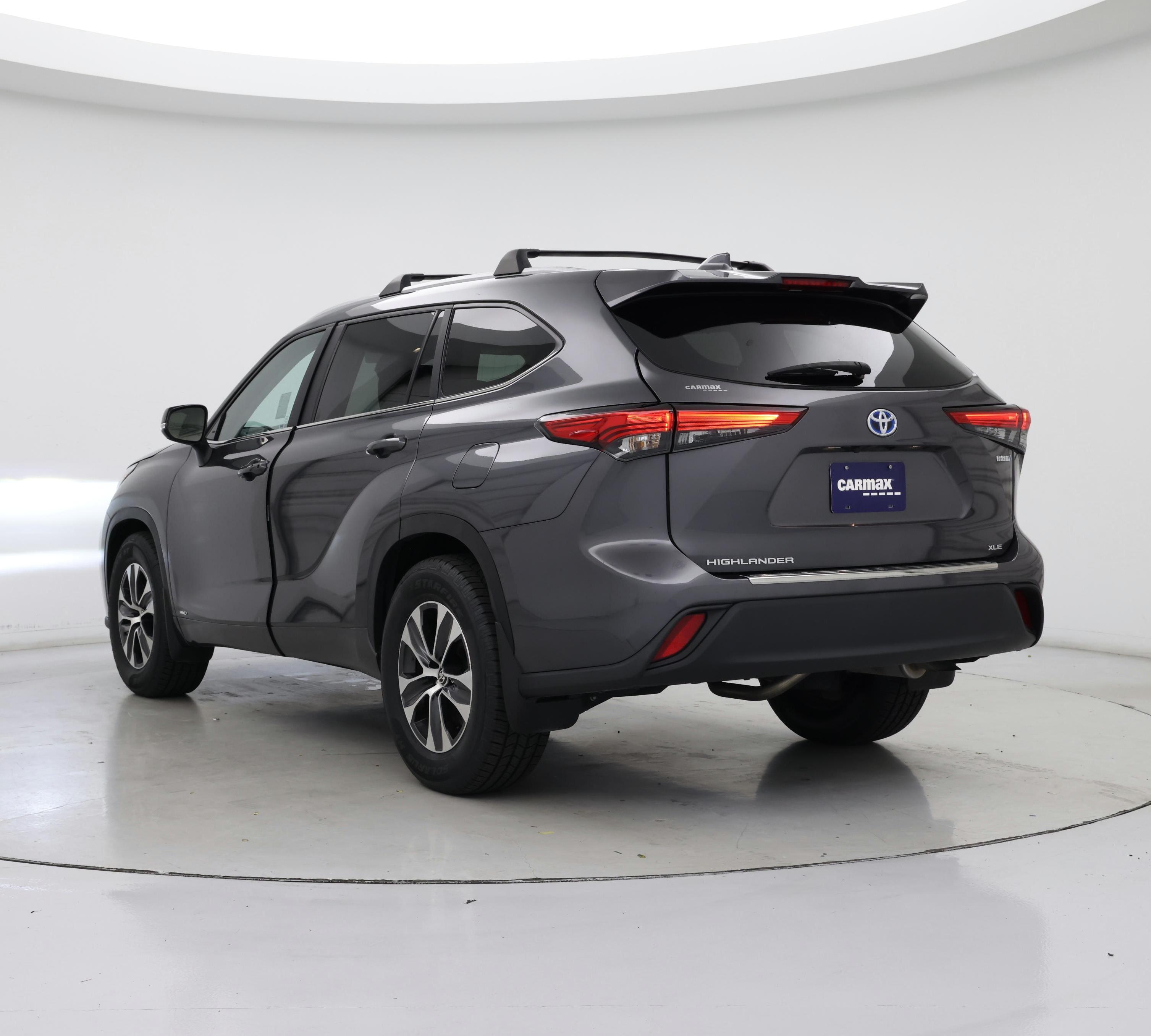 Thumbnail: 2023 Toyota Highlander - 2
