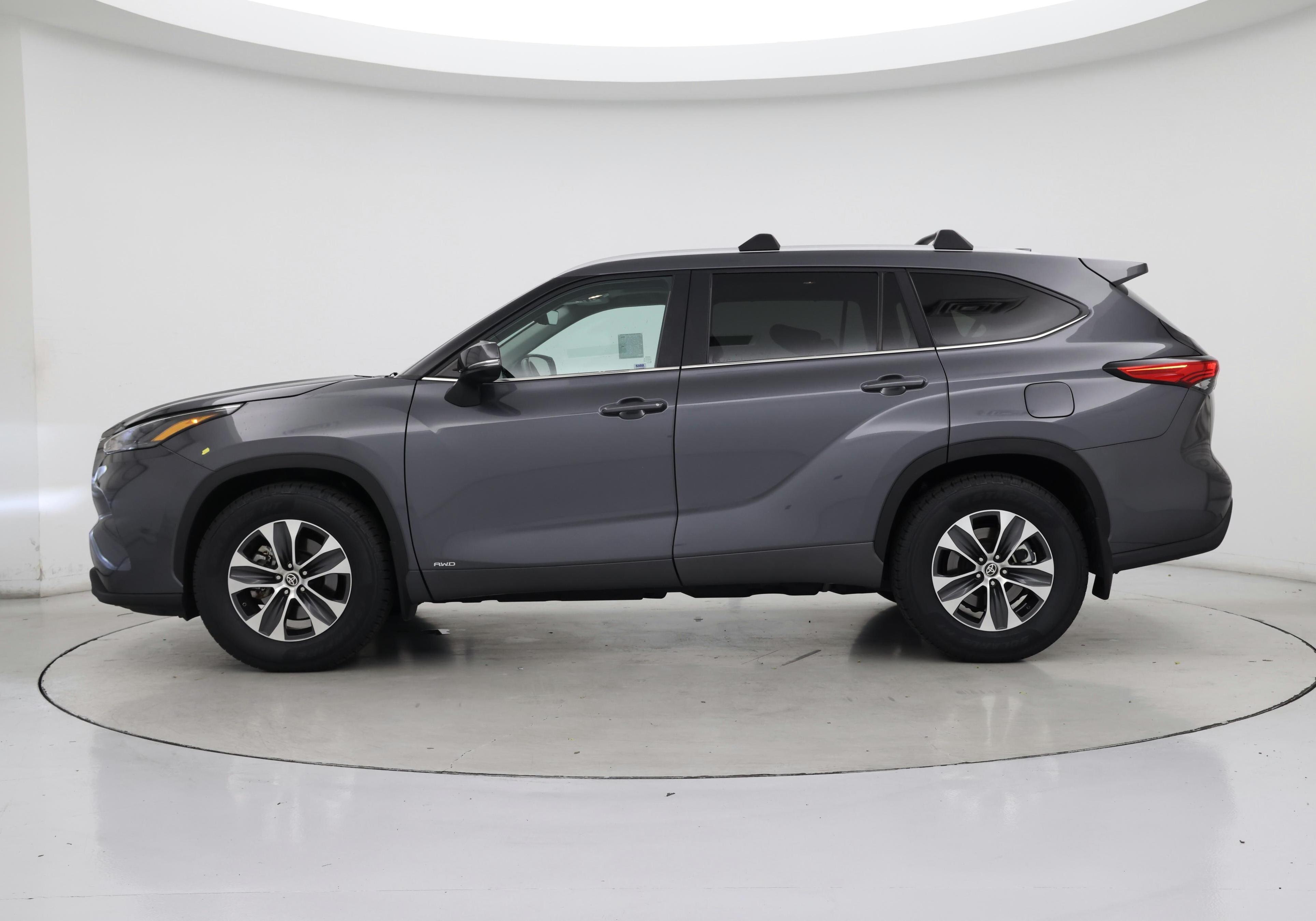 Thumbnail: 2023 Toyota Highlander - 3