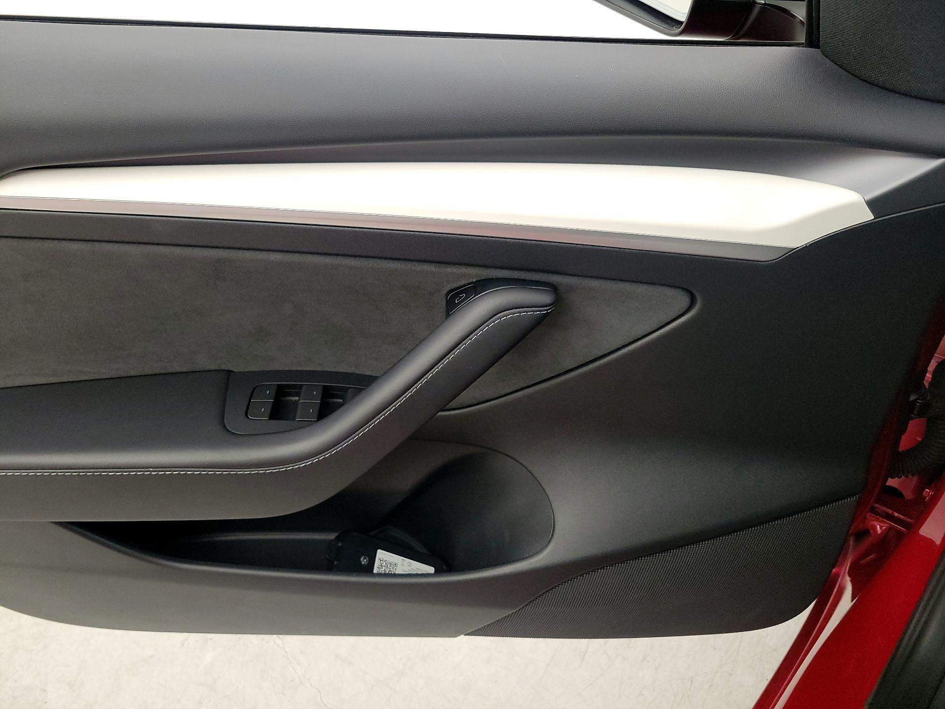 Thumbnail: 2023 Tesla Model 3 - 12
