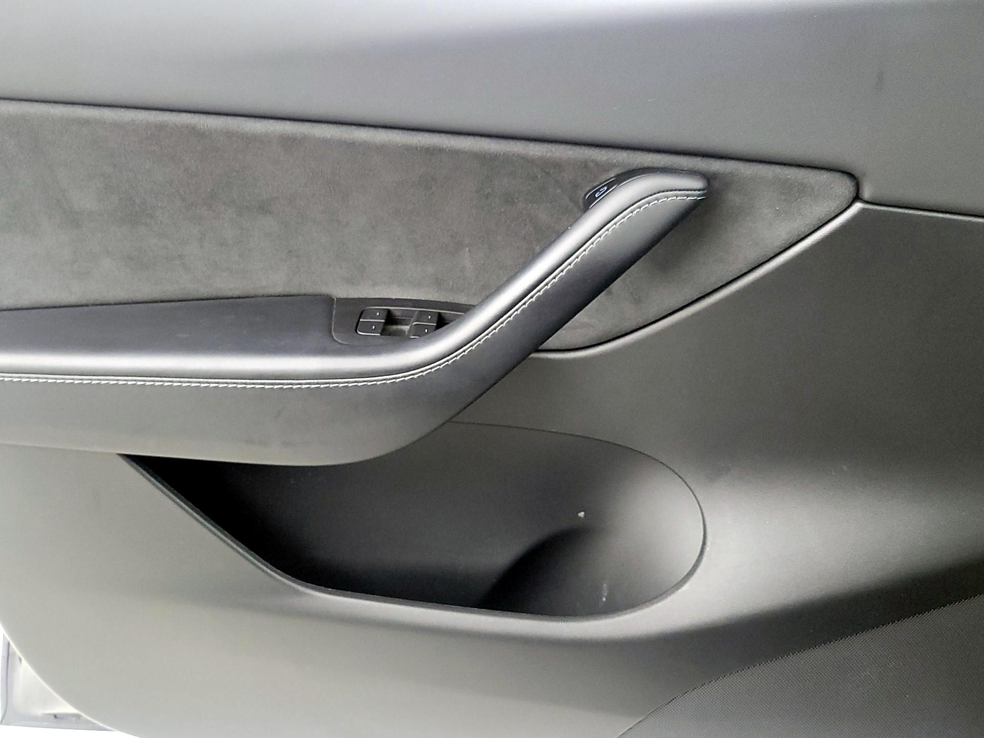 Thumbnail: 2021 Tesla Model Y - 12