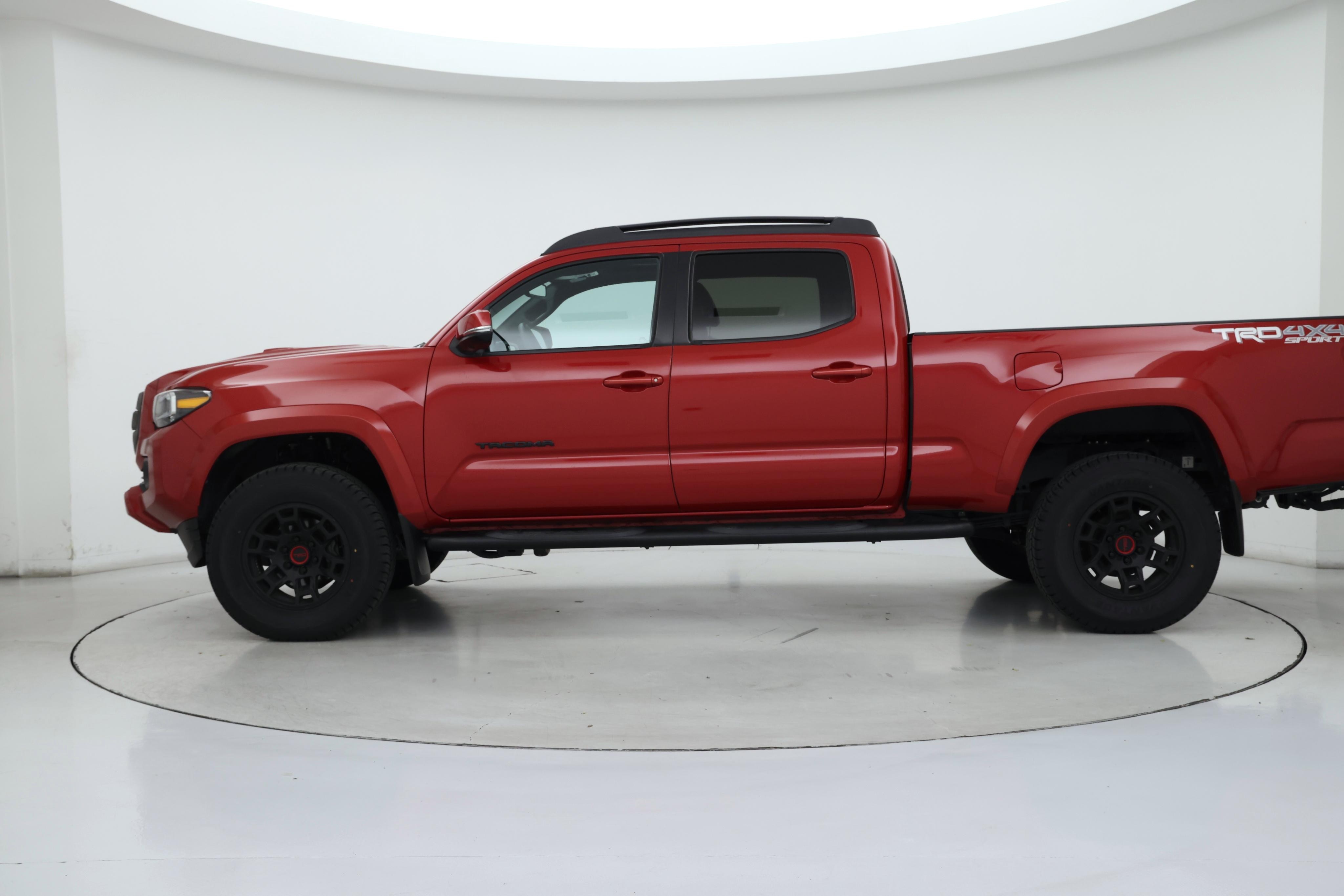 Thumbnail: 2022 Toyota Tacoma - 3