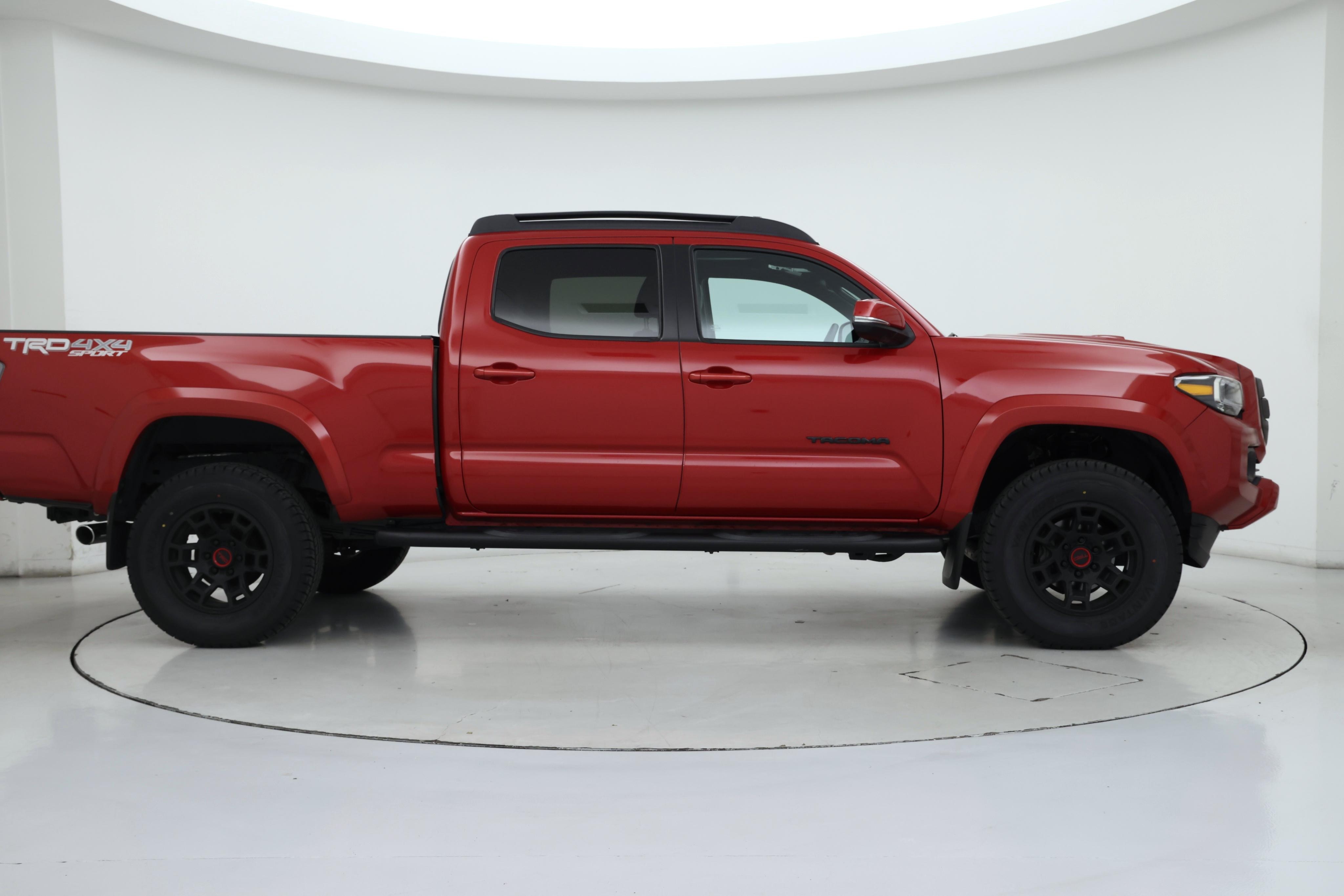 Thumbnail: 2022 Toyota Tacoma - 7