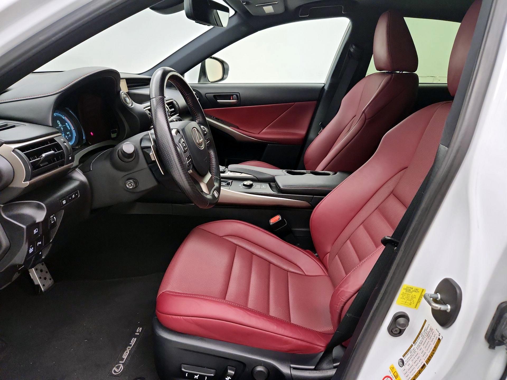 Thumbnail: 2018 Lexus IS - 11