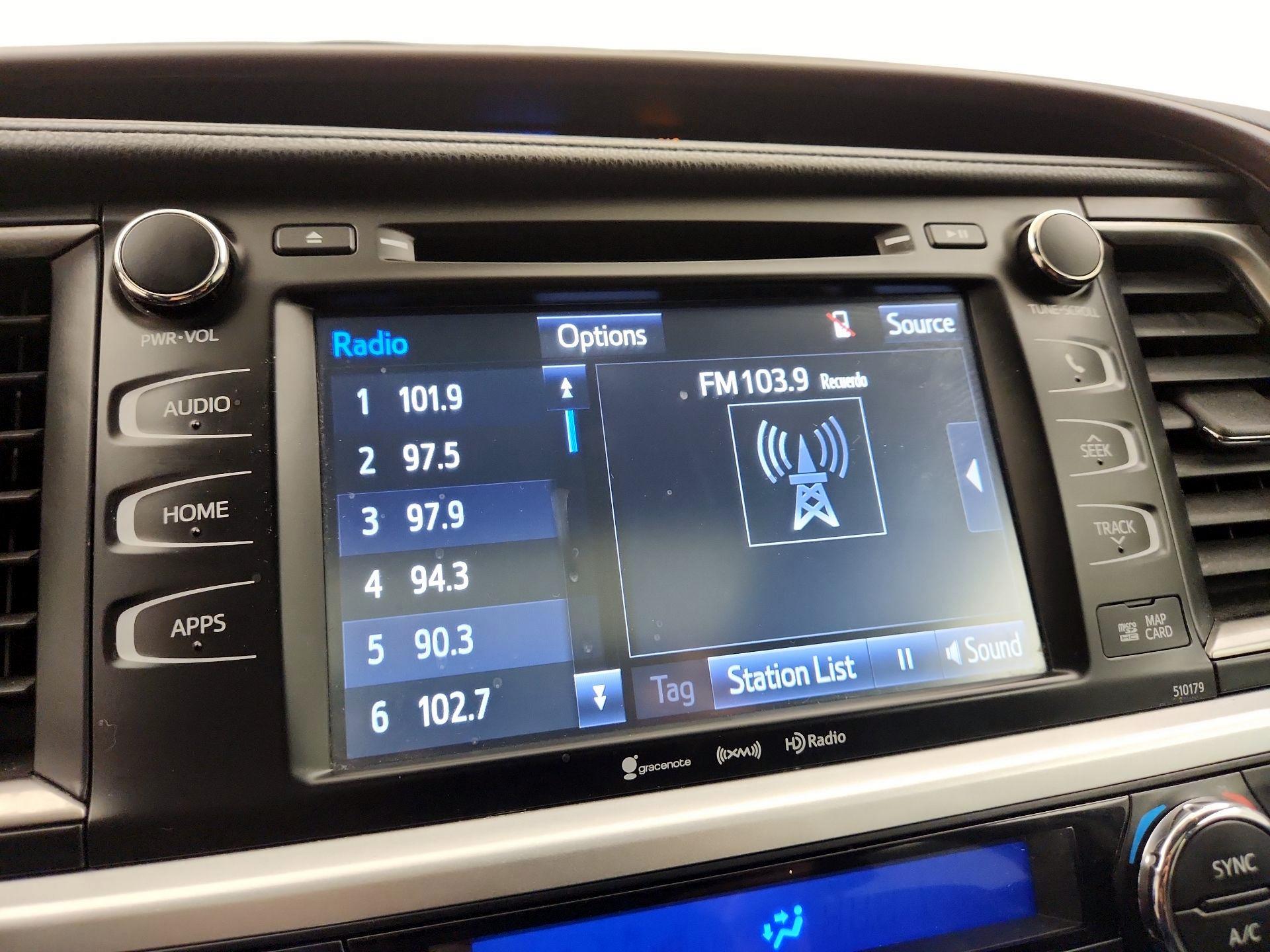 Thumbnail: 2018 Toyota Highlander - 16