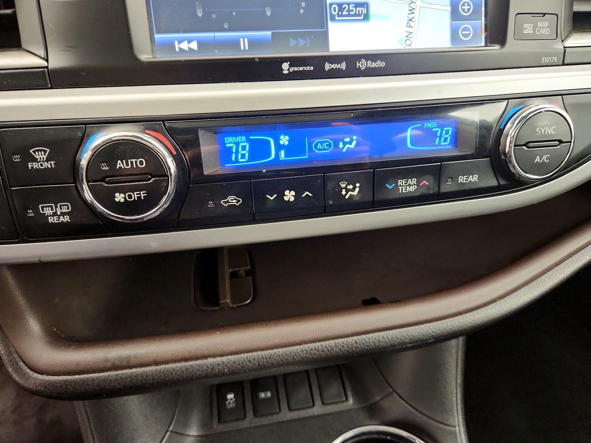 Thumbnail: 2018 Toyota Highlander - 17