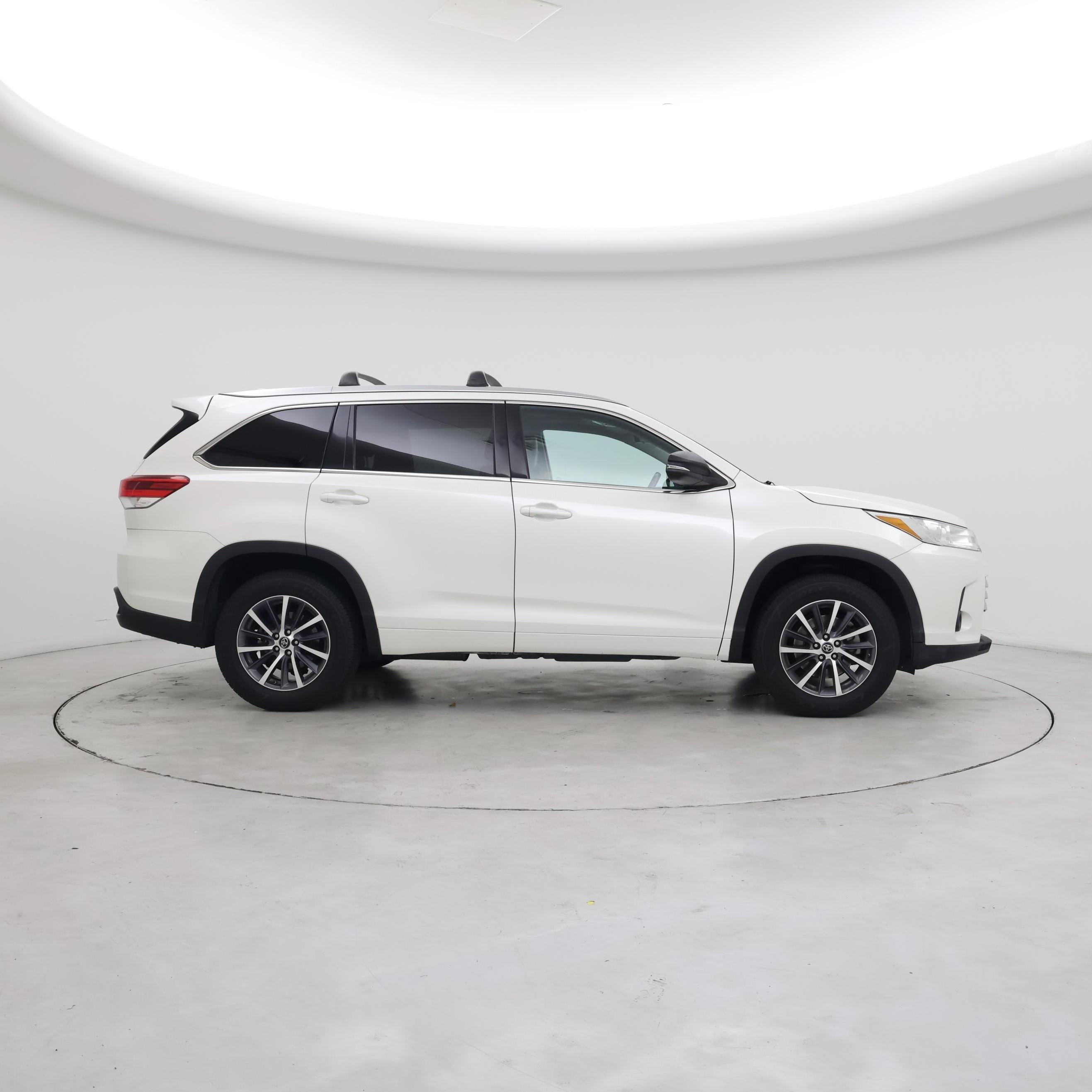 Thumbnail: 2018 Toyota Highlander - 7
